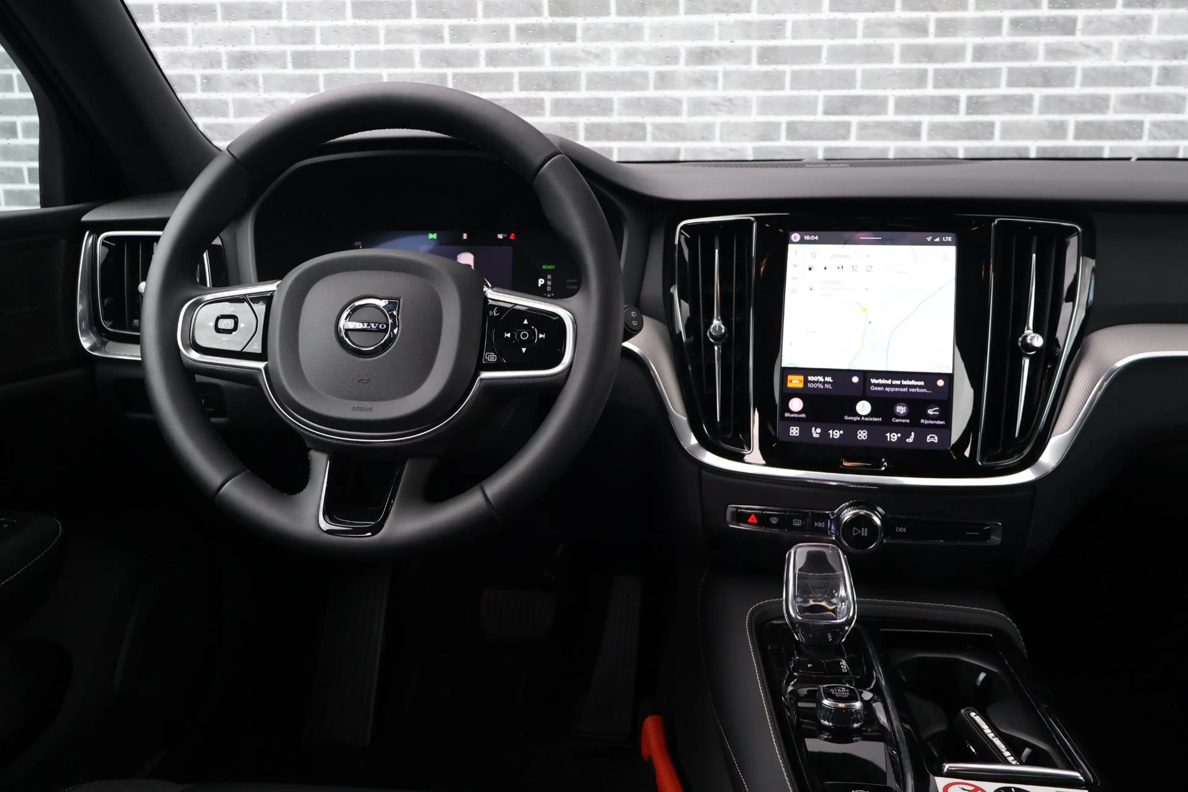 Volvo V60 2.0 T8 Plug-in hybrid AWD Plus Dark | PHEV | Trekh — photo 9