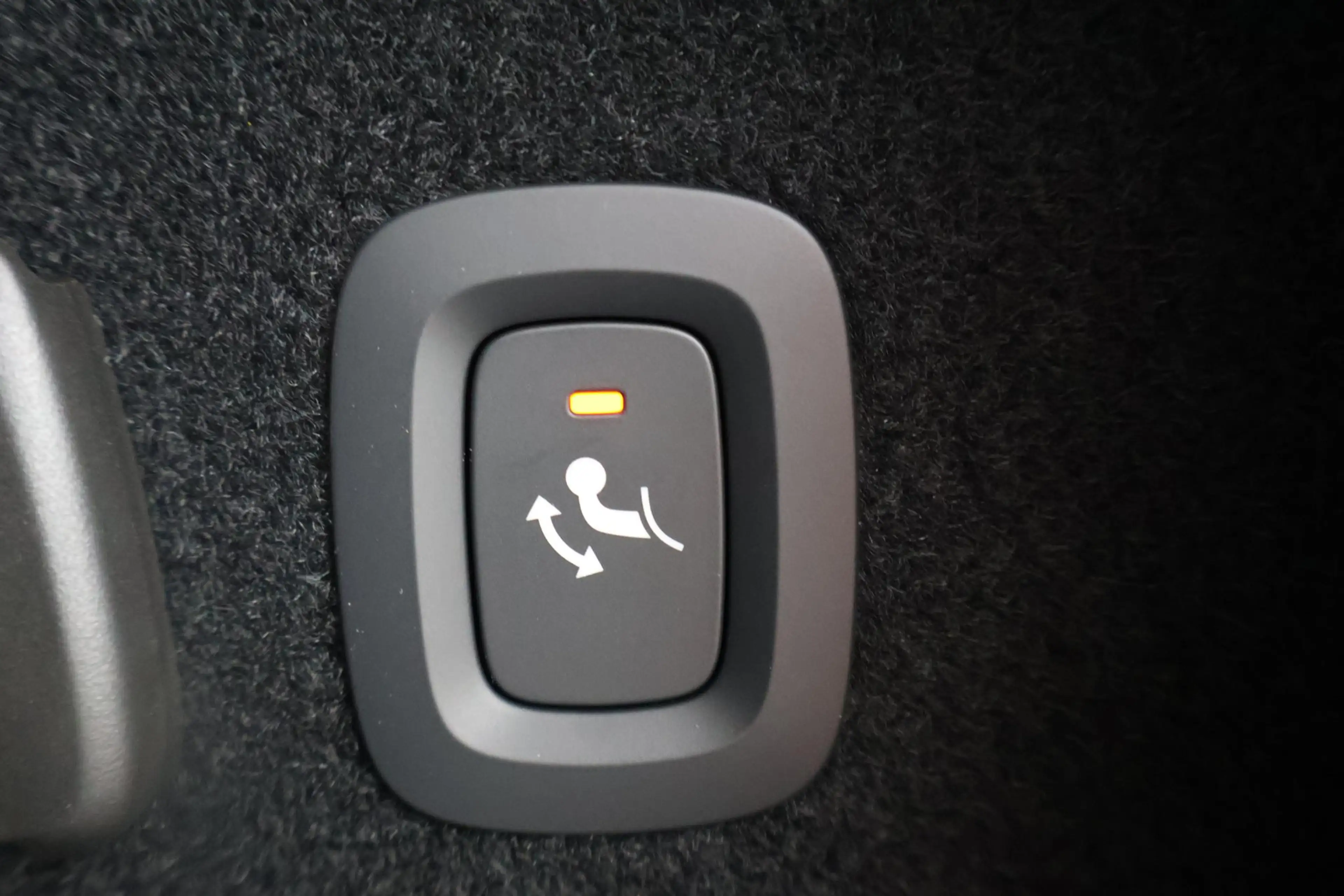 Volvo V60 2.0 T8 Plug-in hybrid AWD Plus Dark | PHEV | Trekh — photo 14