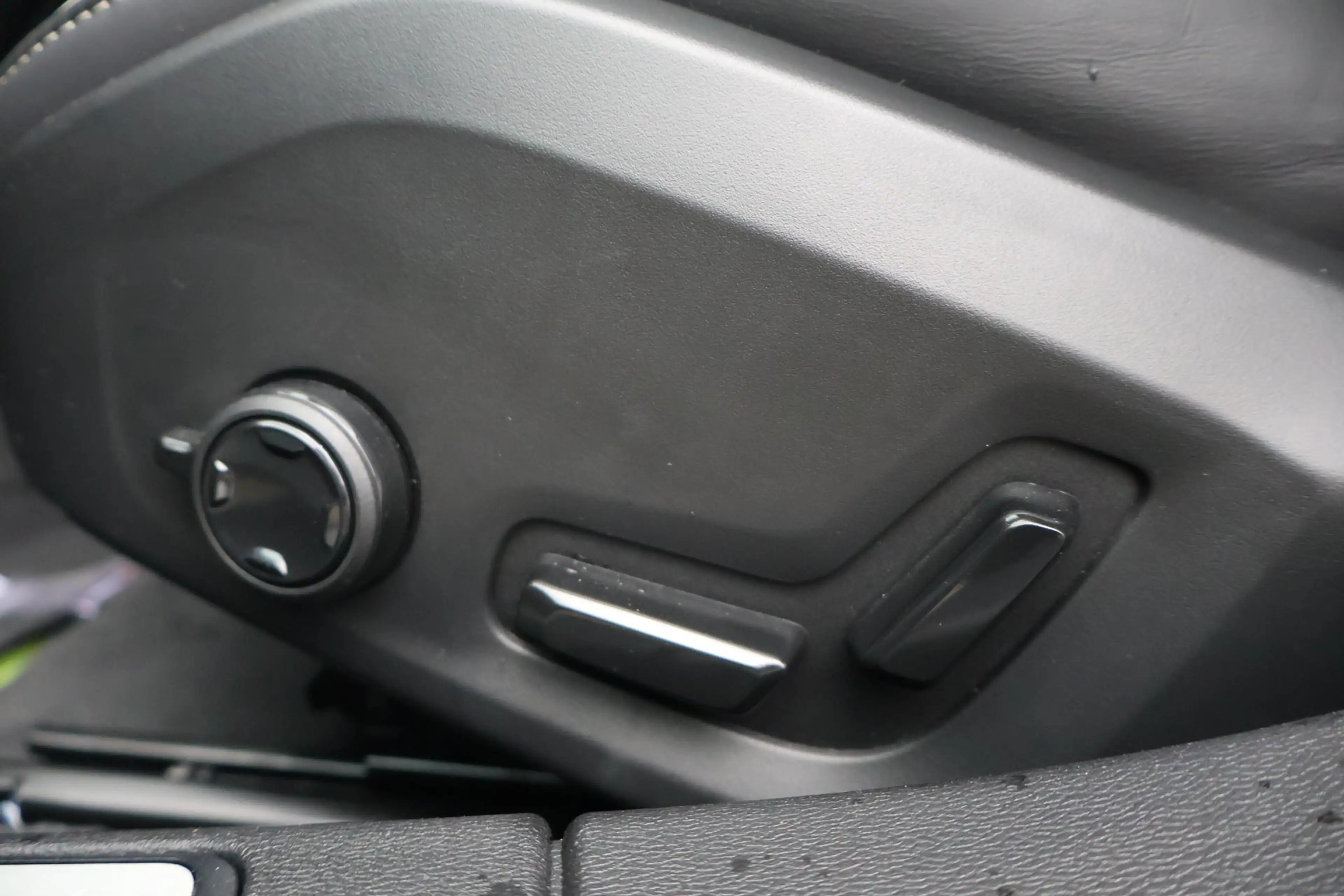 Volvo V60 2.0 T8 Plug-in hybrid AWD Plus Dark | PHEV | Trekh — photo 7