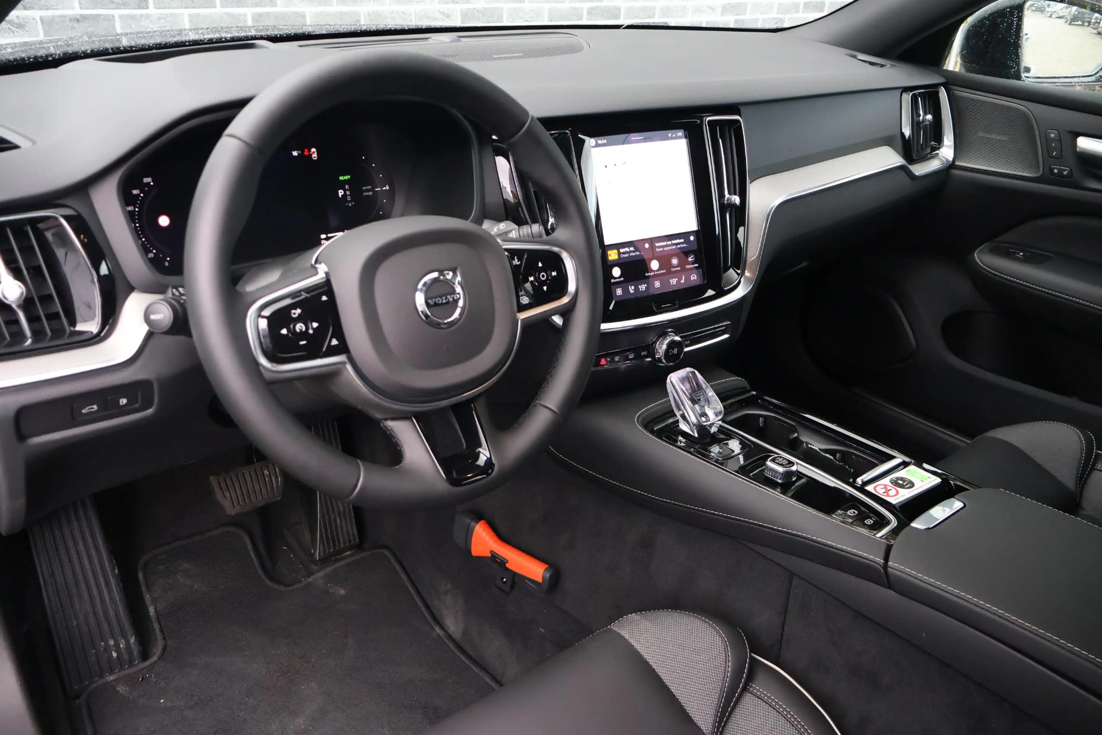 Volvo V60 2.0 T8 Plug-in hybrid AWD Plus Dark | PHEV | Trekh — photo 6