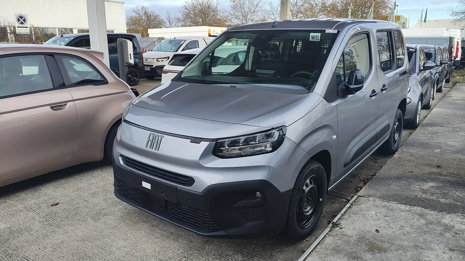 Fiat Doblo Kombi L1 1.5 BlueHDI 100PS MT6 Grau - 1