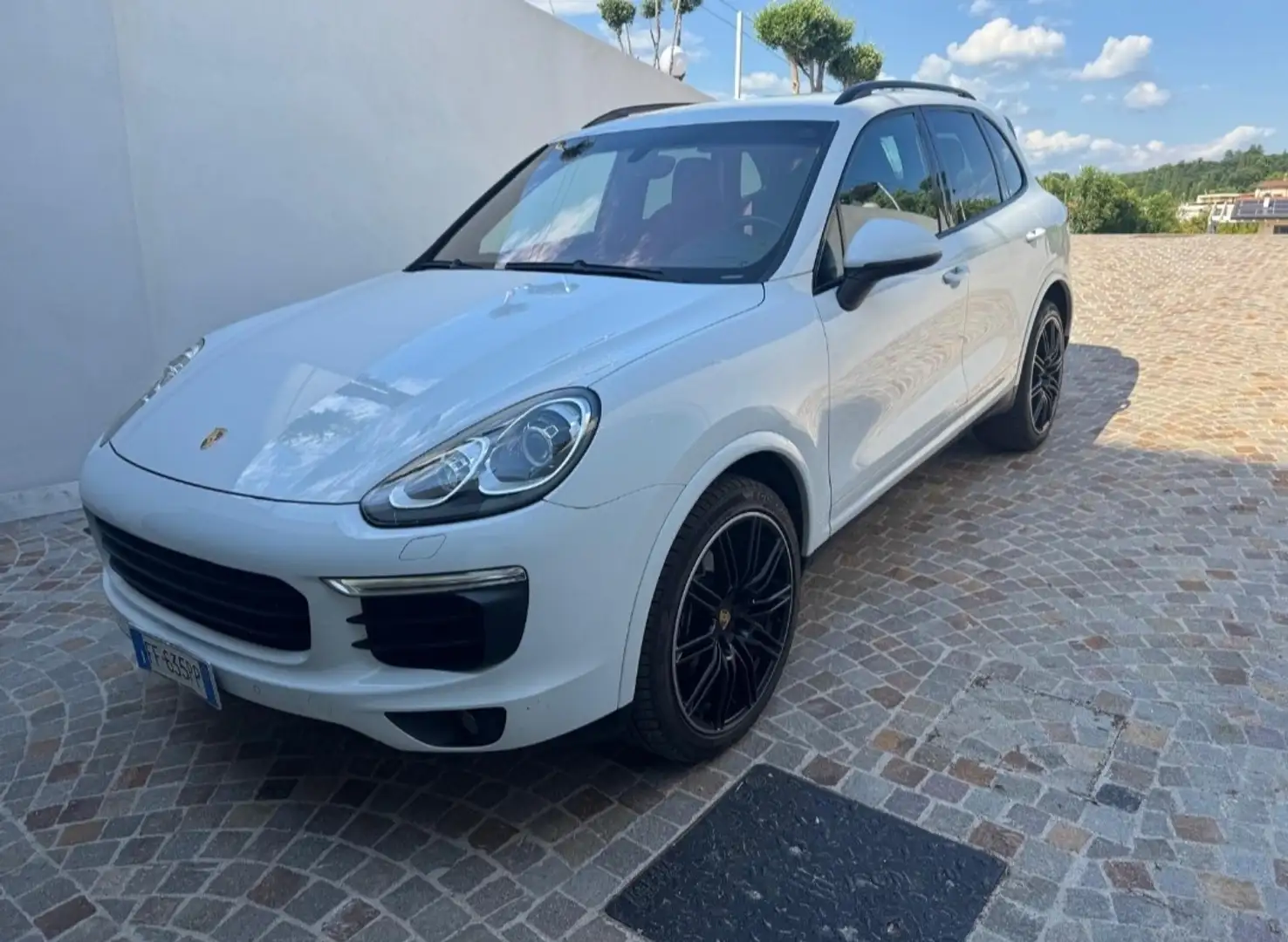 Porsche Cayenne 3.0 V6 Platinum Edition - 1
