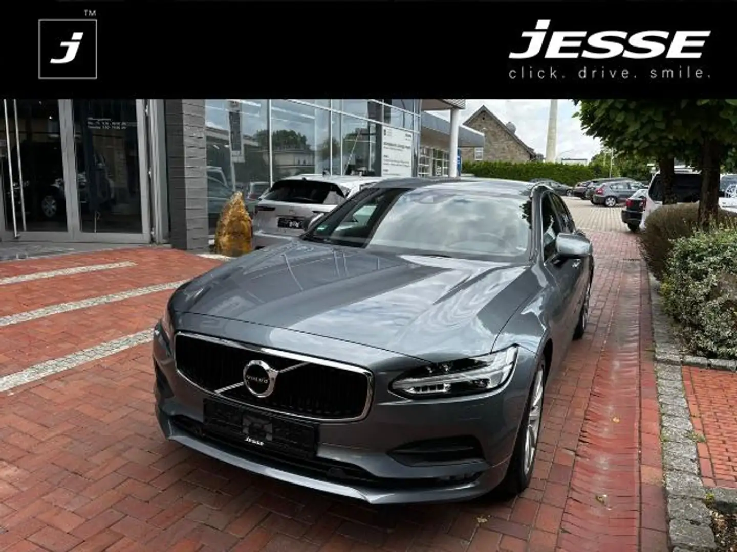 Volvo S90 D4 Momentum LED Navi RCam CarPlay KeyLess Grau - 1