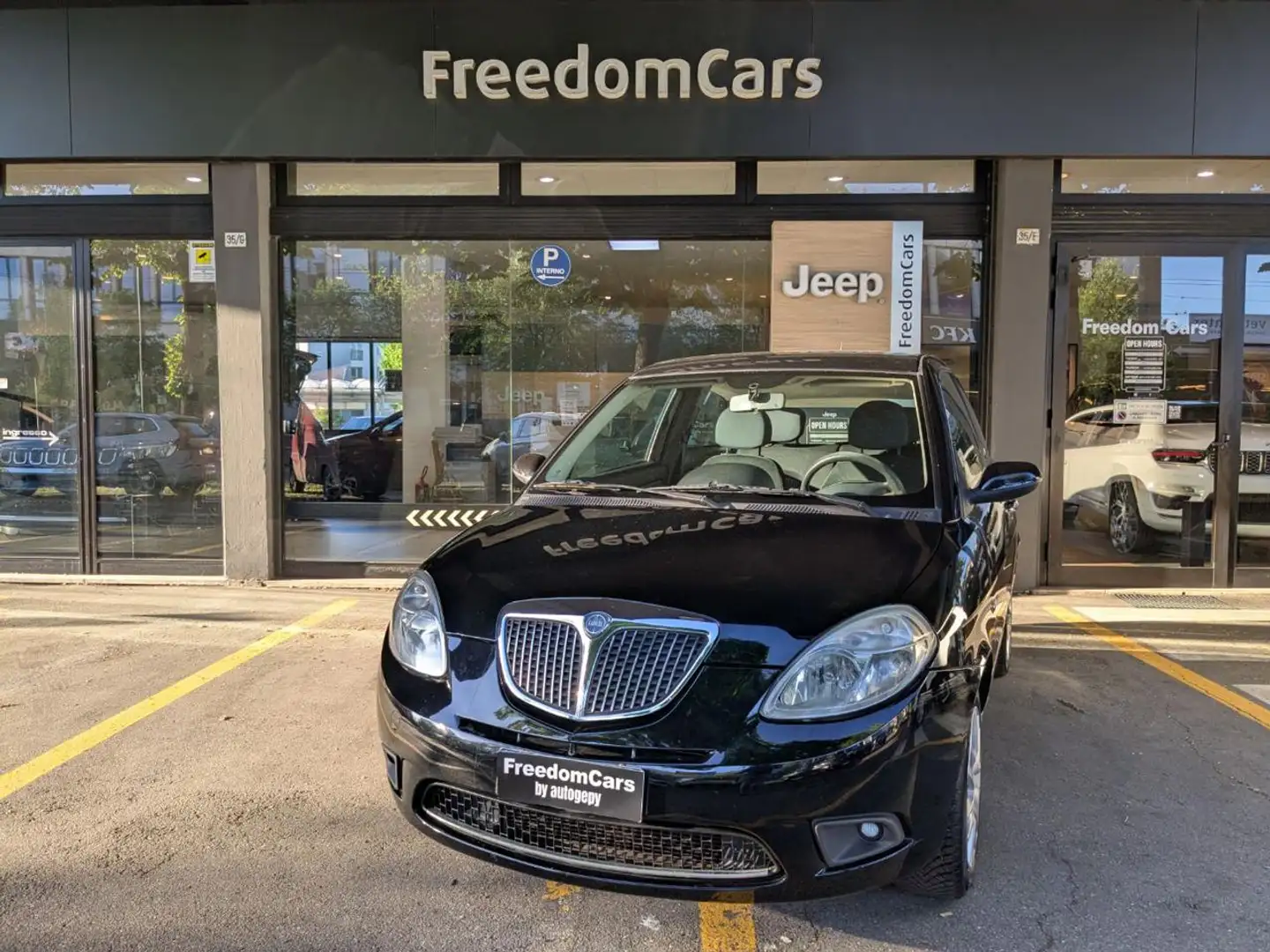 Lancia Ypsilon 1.2 Argento Nero - 2