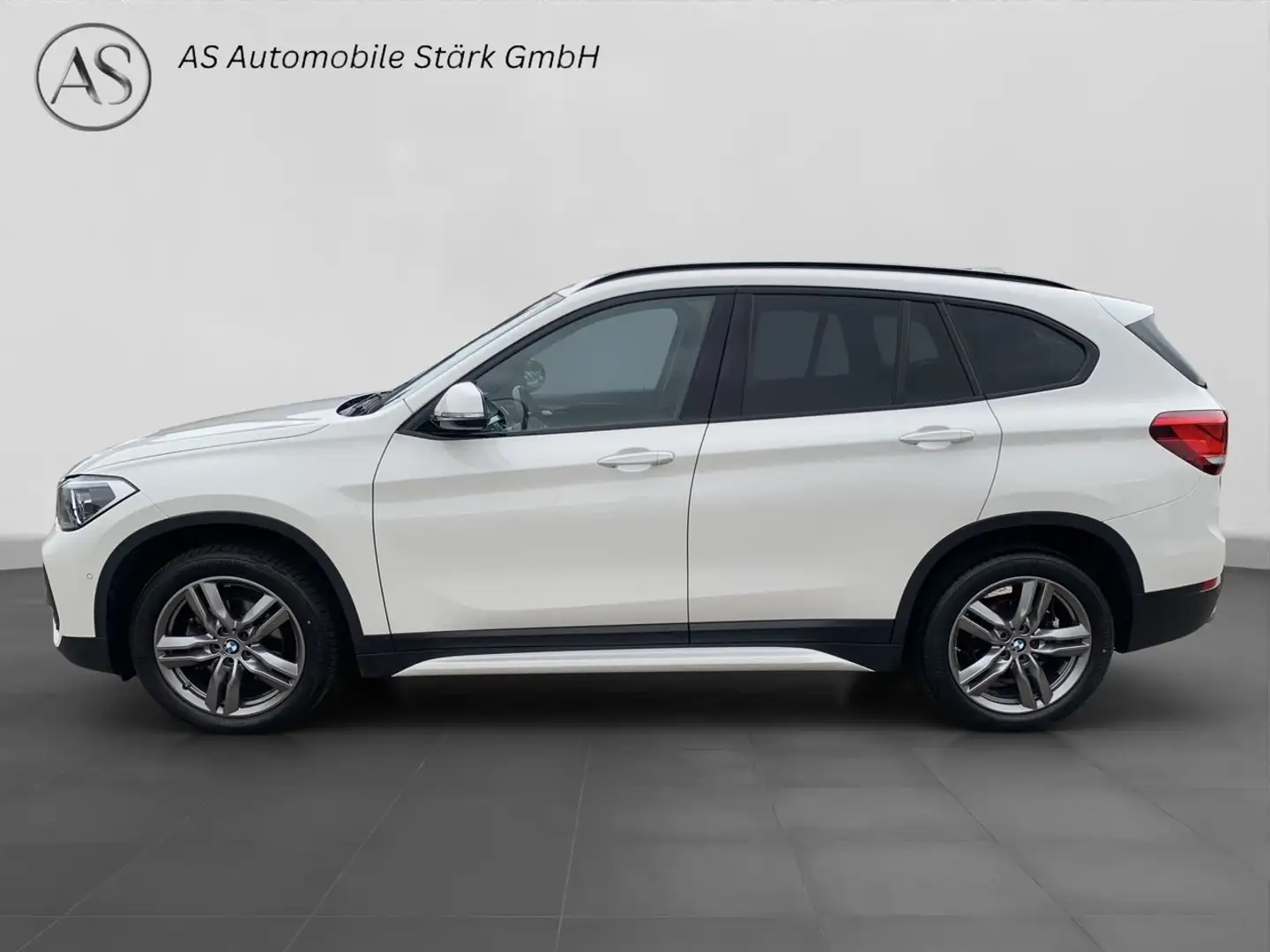 BMW X1 sDrive 18d Sport Line+LED+Navi+Leder+HiFi+DAB Weiß - 2