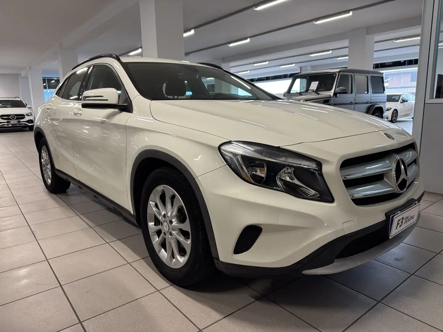 Mercedes-Benz GLA 180 GLA 180 d Automatic Business Bianco - 2