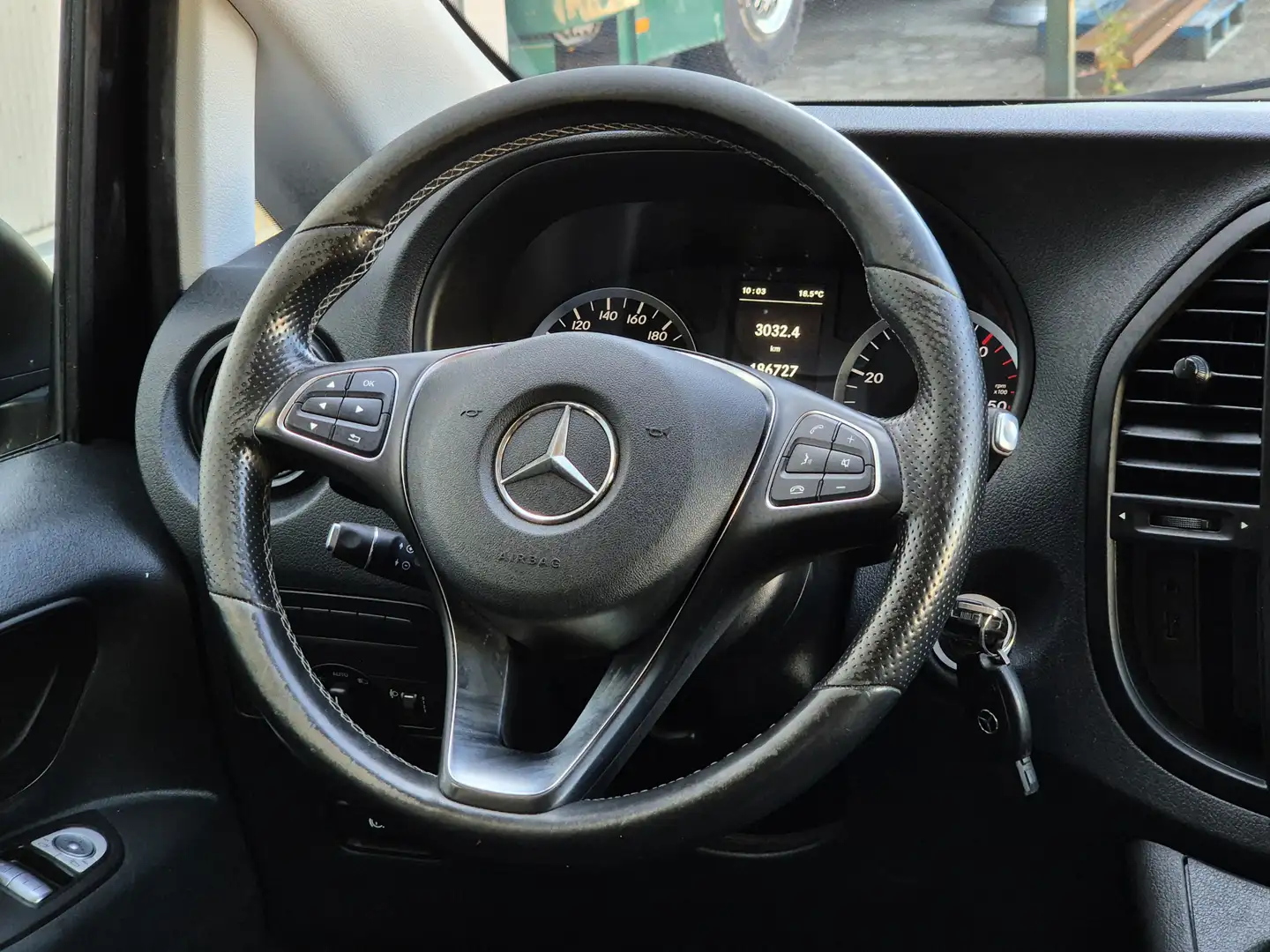 Mercedes-Benz Vito 114 CDI 136PK | RWD | DC | CRUISE | TREKHAAK | Noir - 2