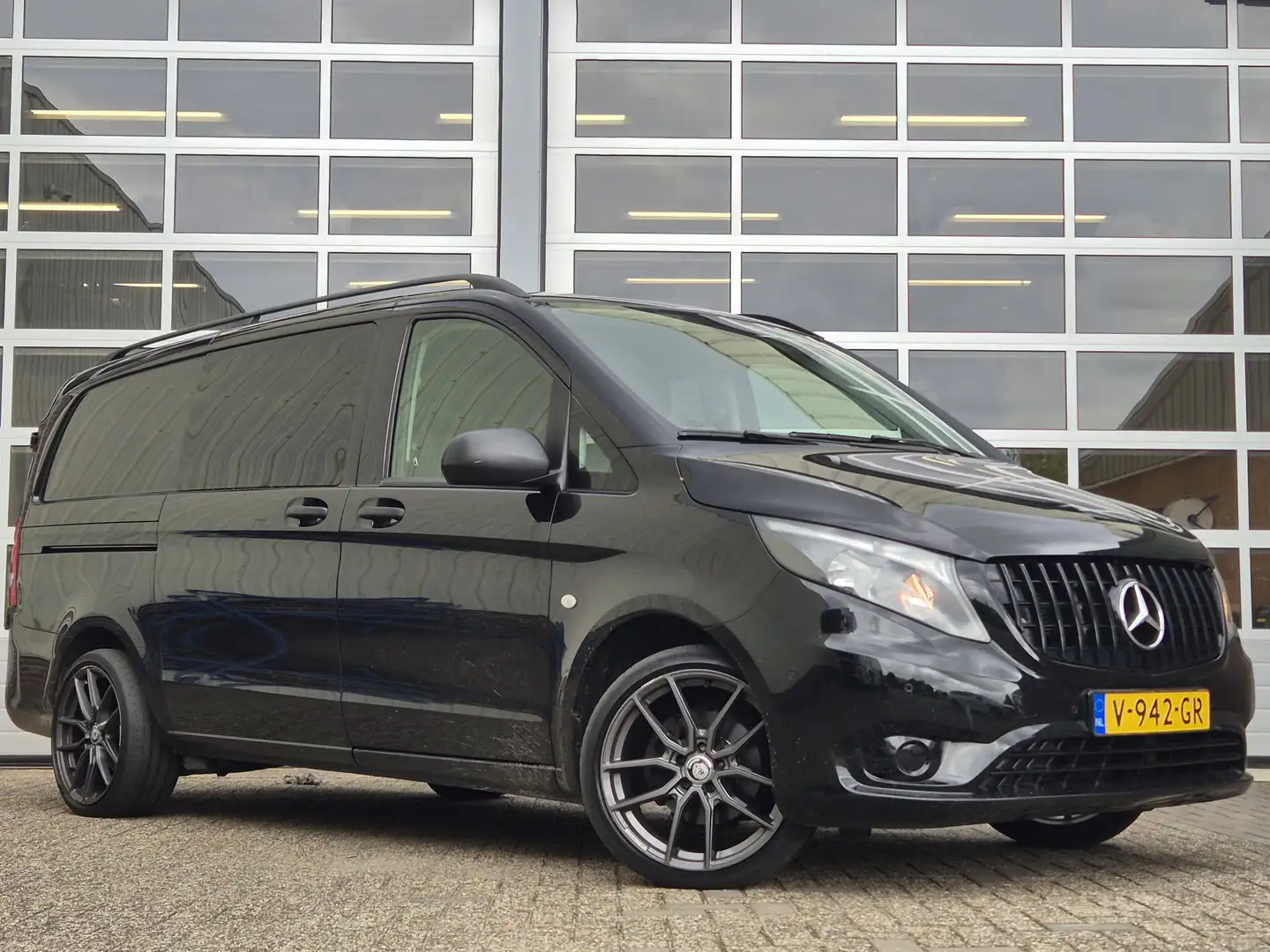 Mercedes-Benz Vito 114 CDI 136PK | RWD | DC | CRUISE | TREKHAAK | Noir - 1