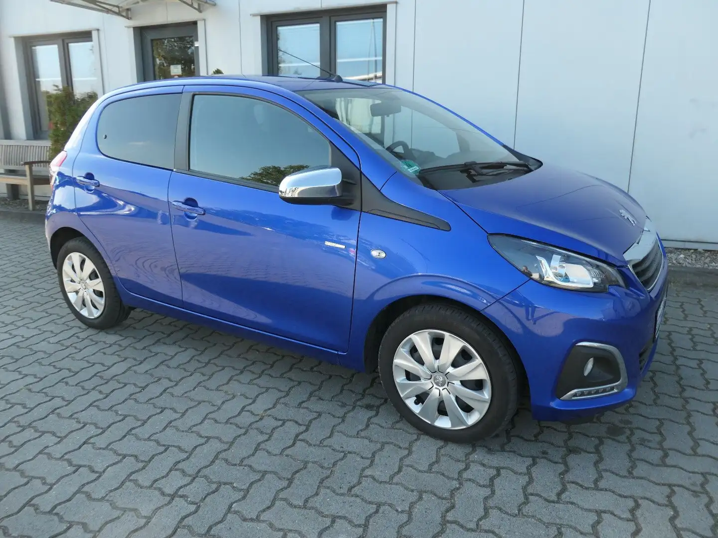 Peugeot 108 Style // Sitzh., Temp., Kamera, Car-Play! Blauw - 2