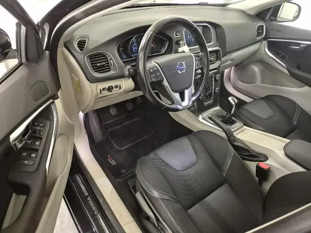 Volvo V40 view 7