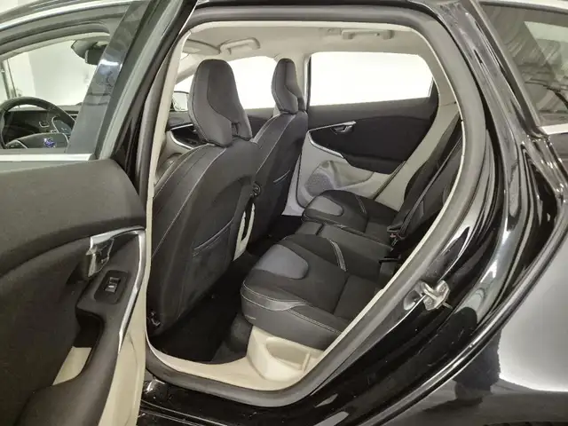 Volvo V40 view 6