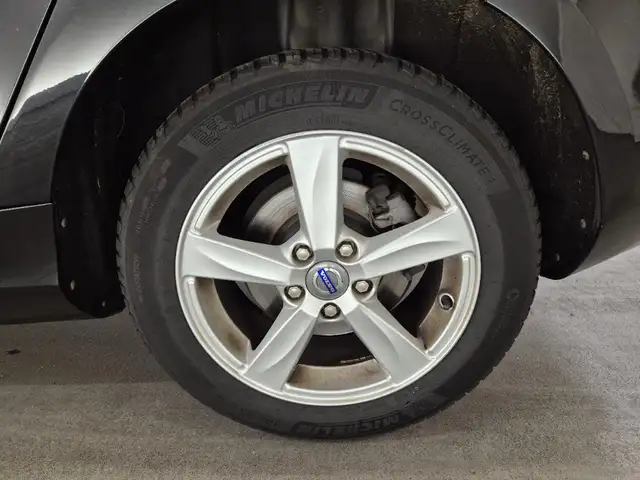 Volvo V40 view 9