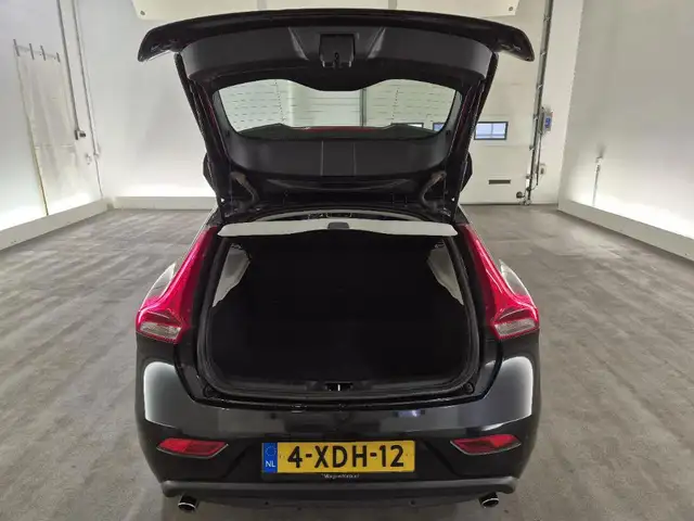 Volvo V40 view 5