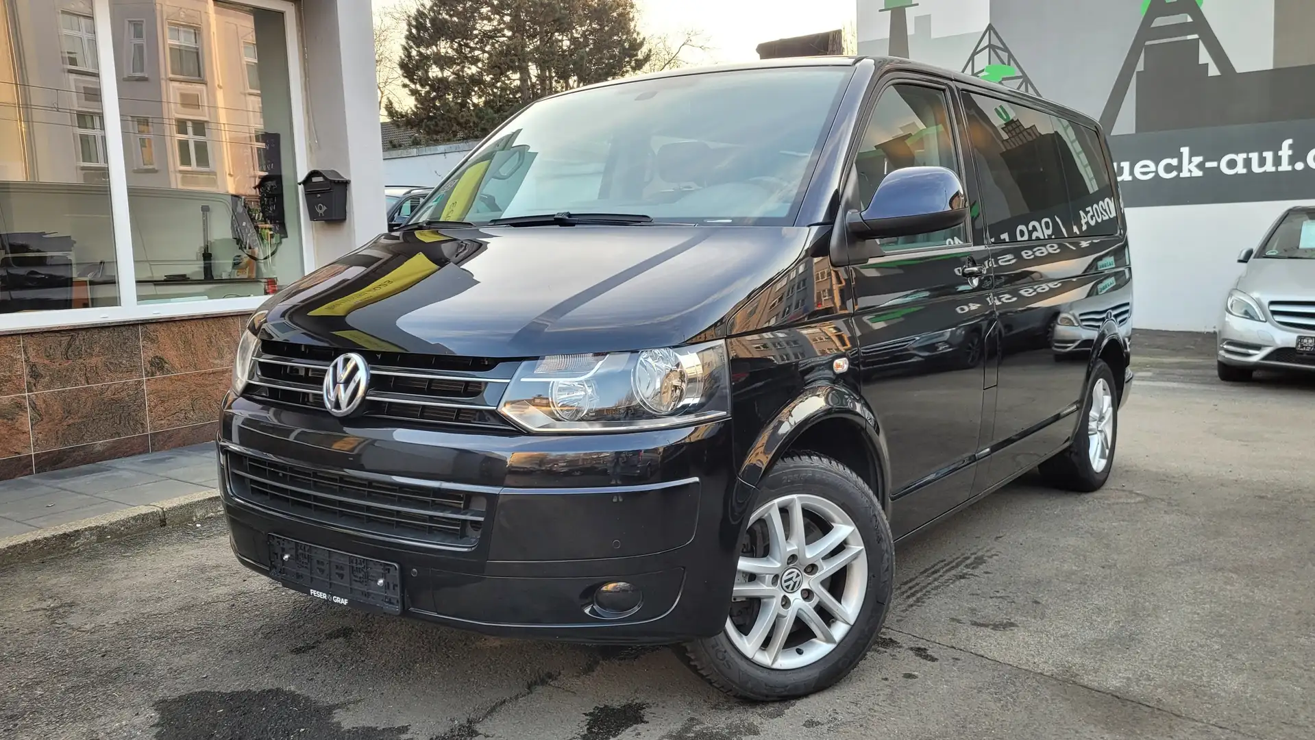Volkswagen T5 Multivan Multivan*Leder-Alc*Navi*7 Sitze*SH*17"*AUX*BT*PDC Black - 2