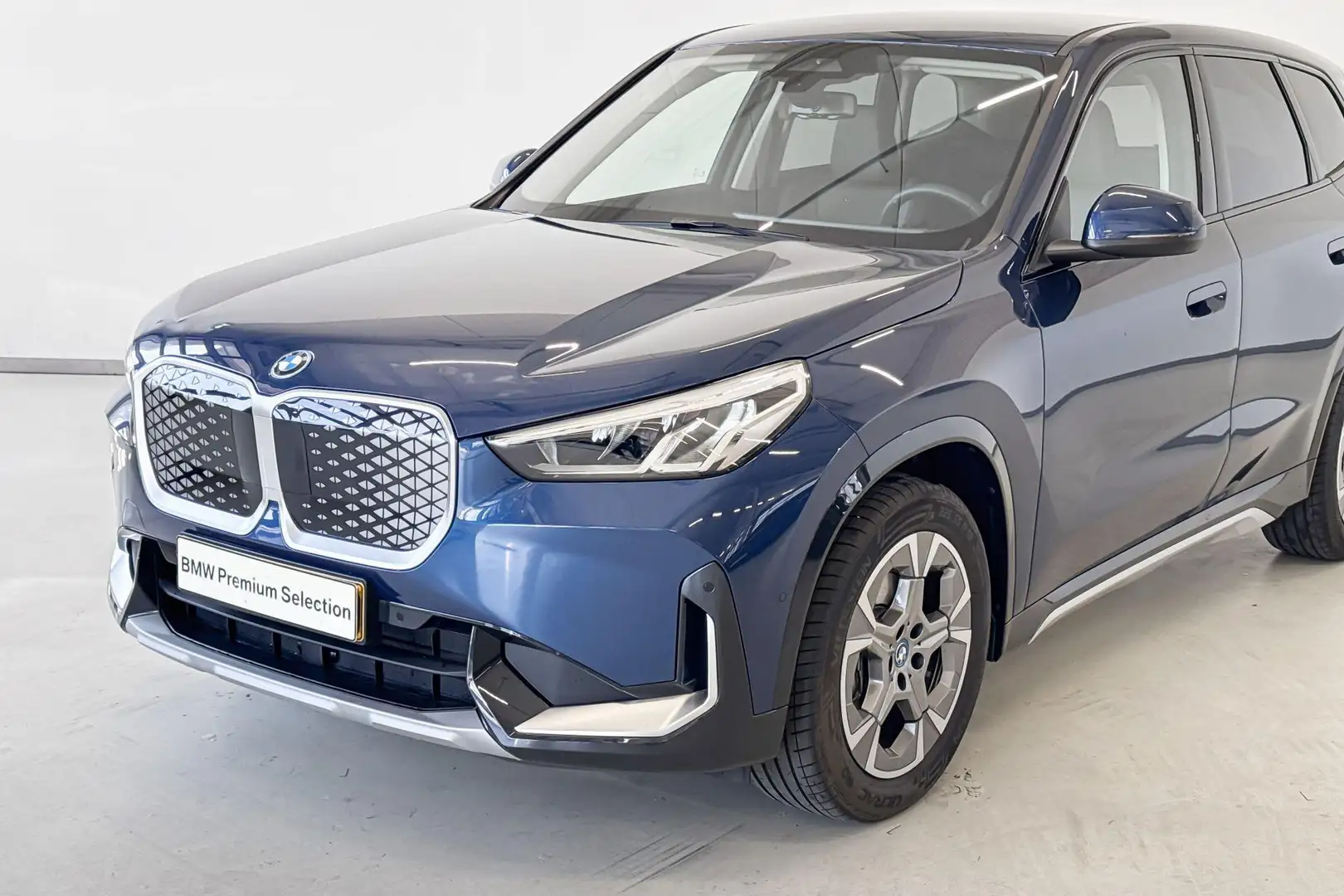 BMW iX1 eDrive20 xLine | Selections Bleu - 2