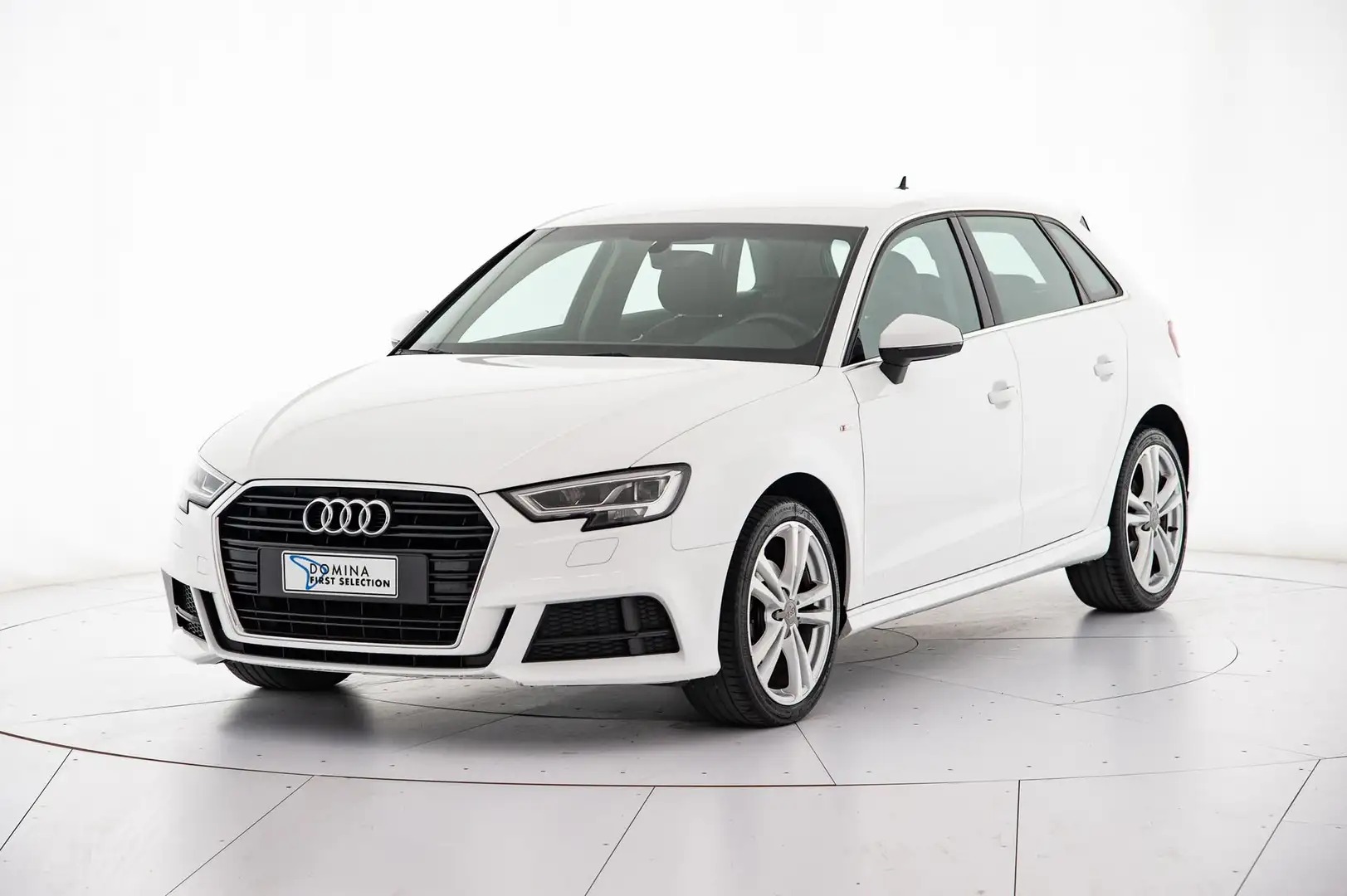 Audi A3 Sportback 30 TDI Admired Blanc - 1