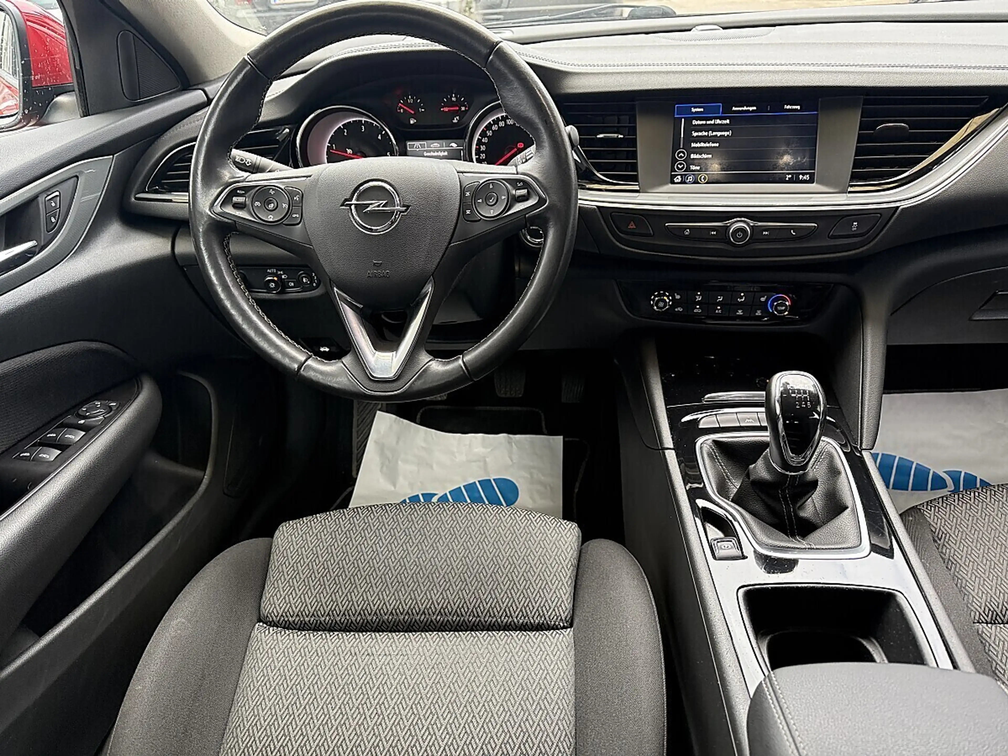 Opel Insignia ST 1,6 ECOTEC BlueInjection Innovation St./St. — photo 15