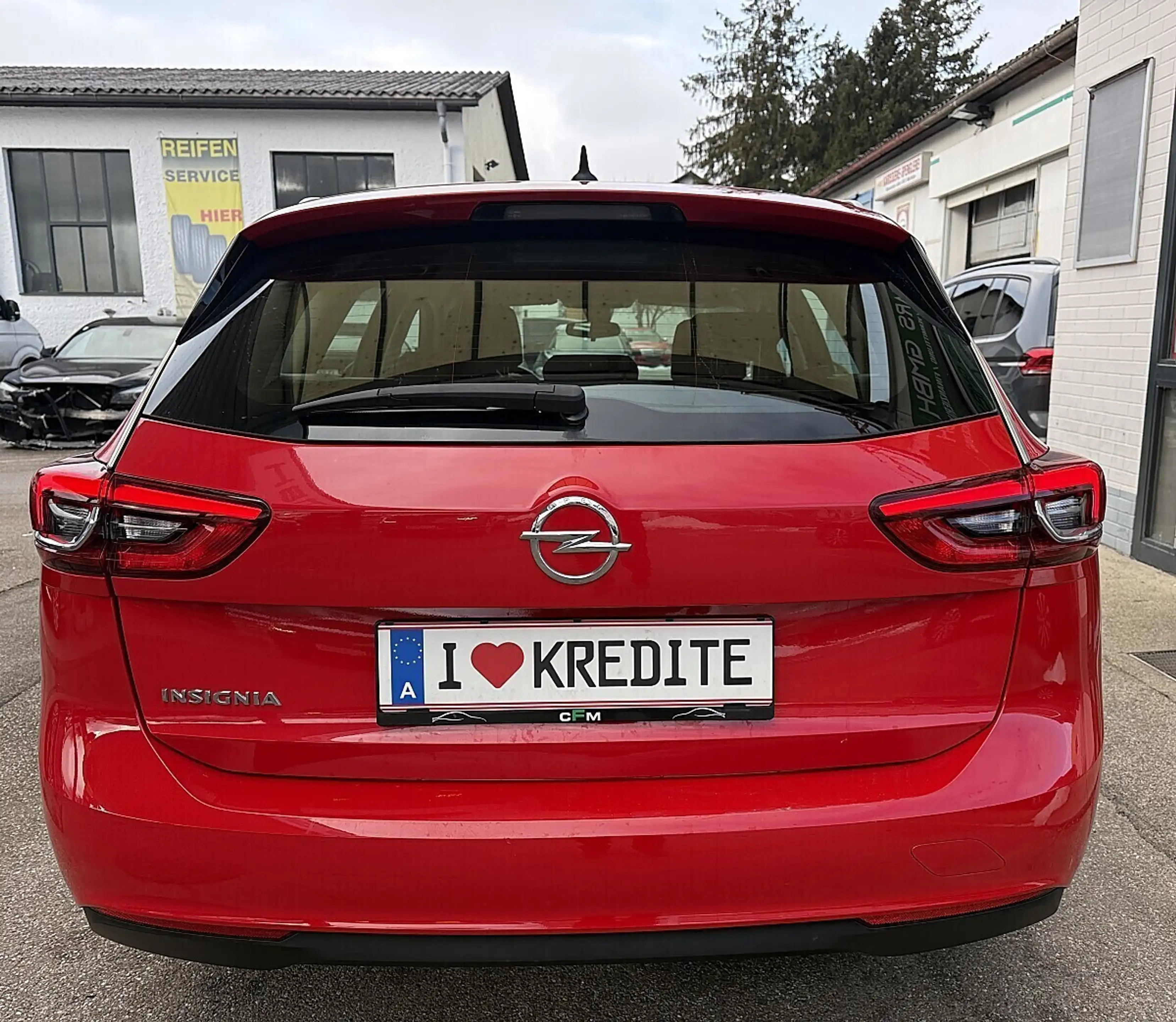 Opel Insignia ST 1,6 ECOTEC BlueInjection Innovation St./St. — photo 3