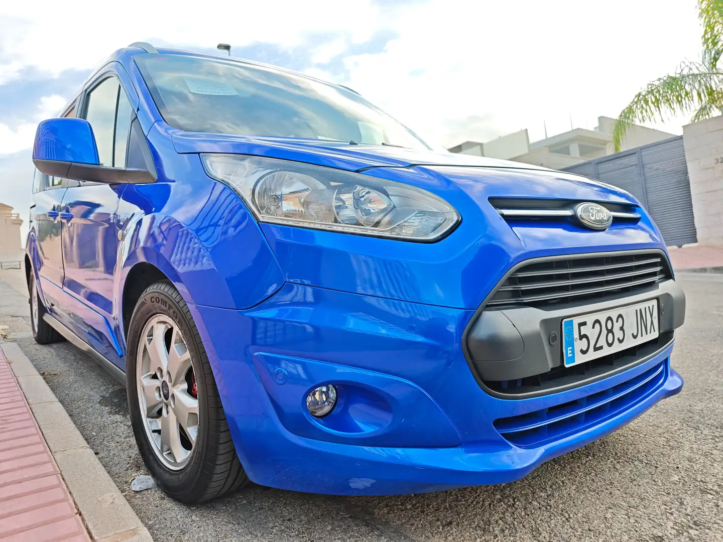 Ford Grand Tourneo 120CV 7Plazas Синій - 2