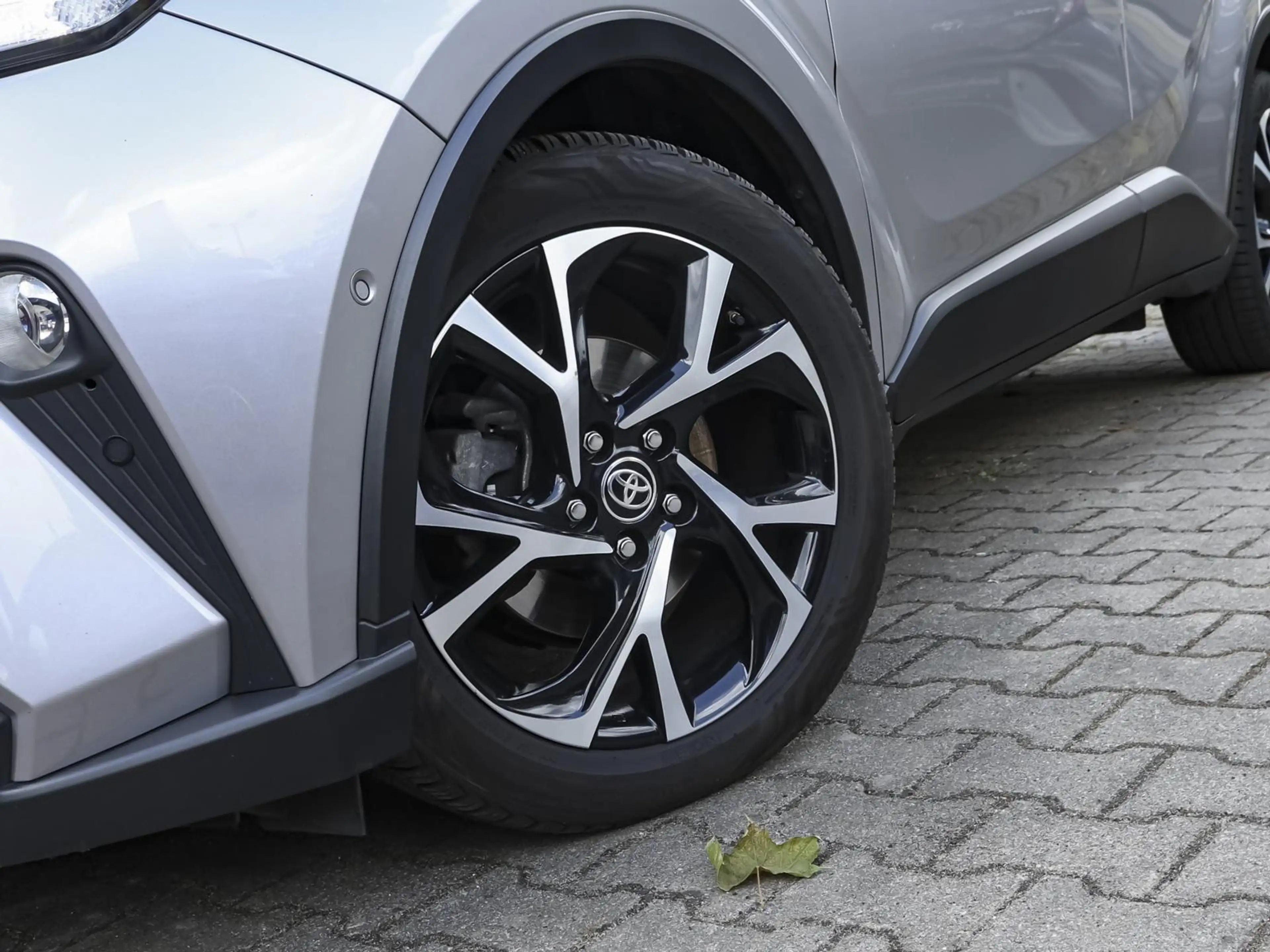 Toyota C-HR Hybrid Team D SHZ PDC KLIMA LM-Felgen BT ZV — photo 7
