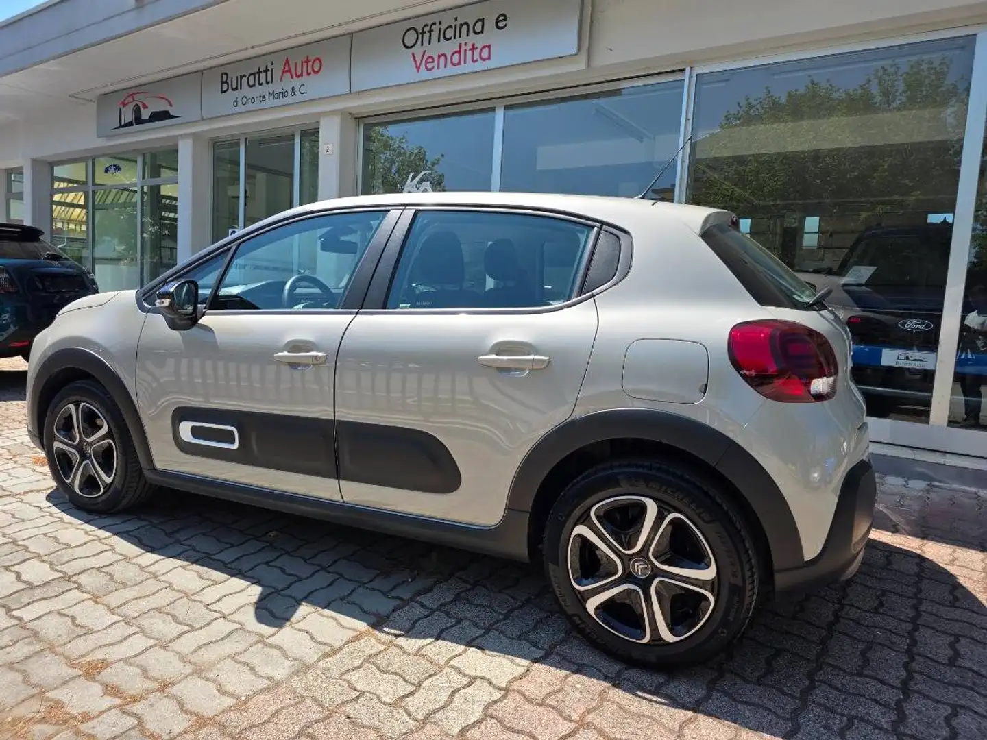 Citroen C3 1.2 puretech Feel Pack s&s 83cv neopatentati Beige - 2