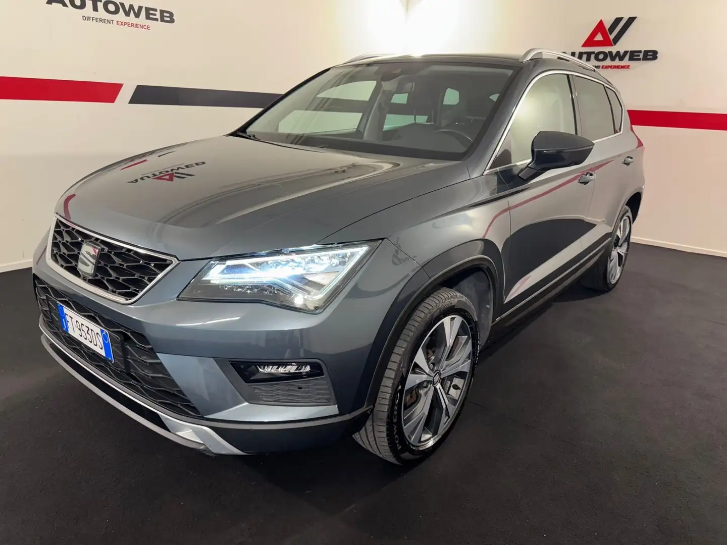SEAT Ateca Ateca 1.6 TDI DSG XCELLENCE Gris - 1
