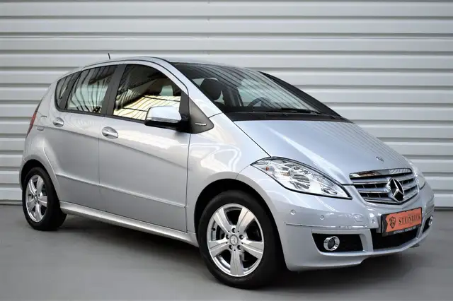 Mercedes-Benz A 160 Avantgarde Automatik+PDC+SHZ