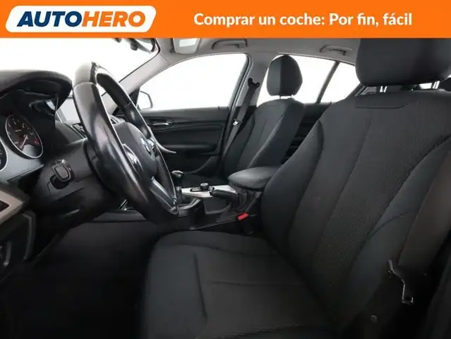 BMW 1 Series view 11