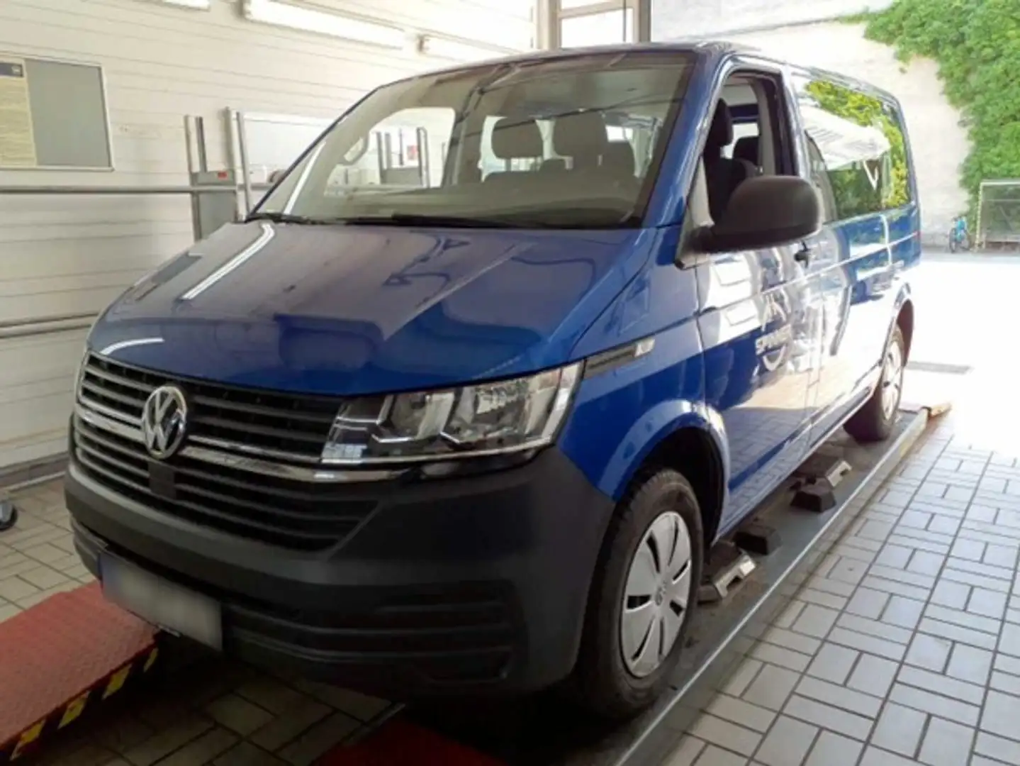 Volkswagen Transporter 6.1 Kombi 2.0l TDI 81kW 5-Gang 9 Sitzer Standheizu Bleu - 1