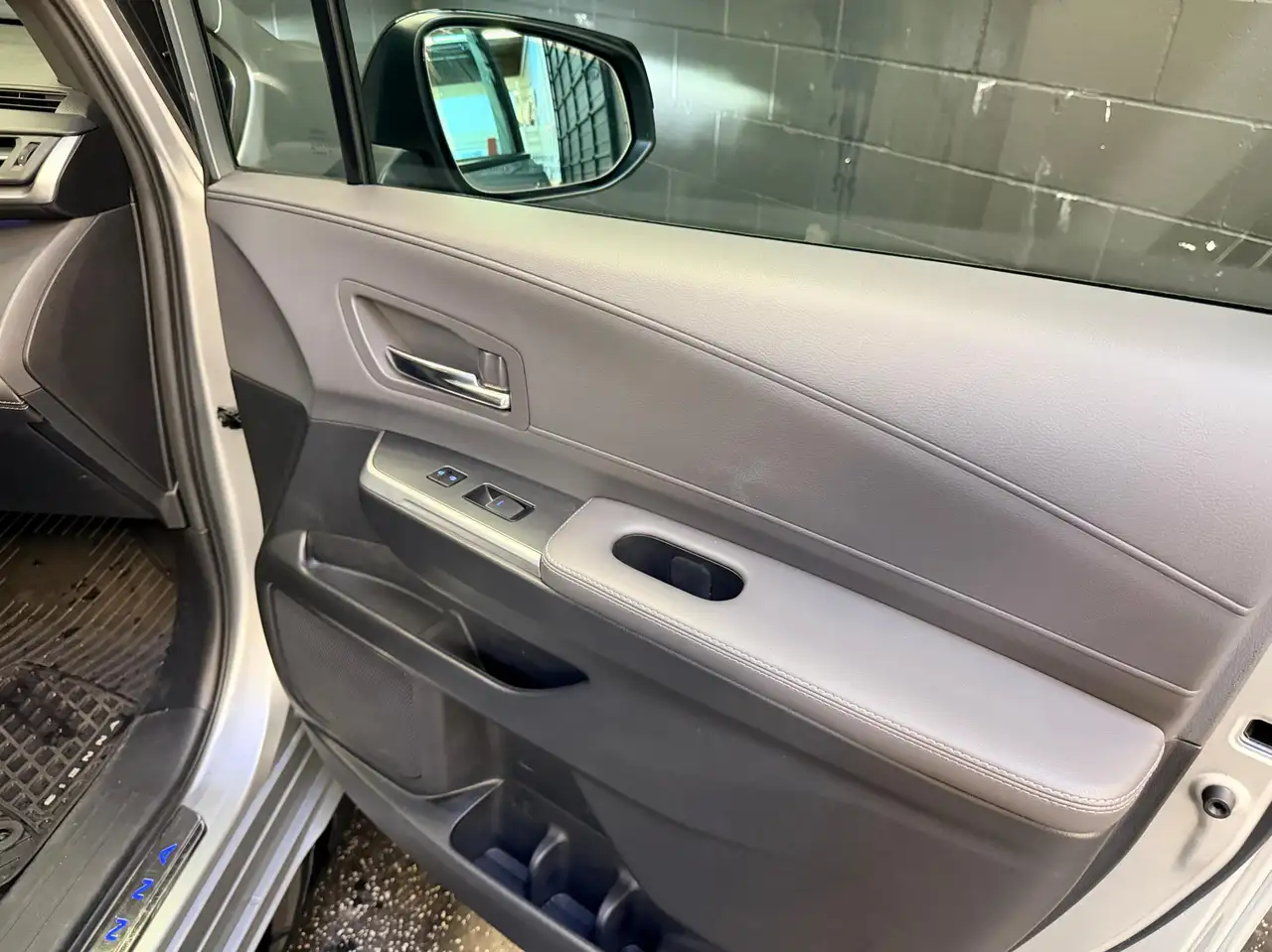 Toyota Sienna photo Toyota Sienna
