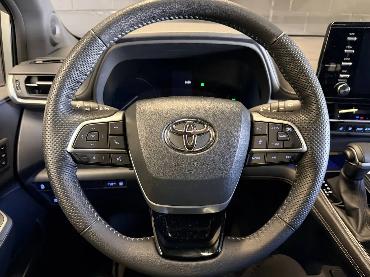 Toyota Sienna photo Toyota Sienna