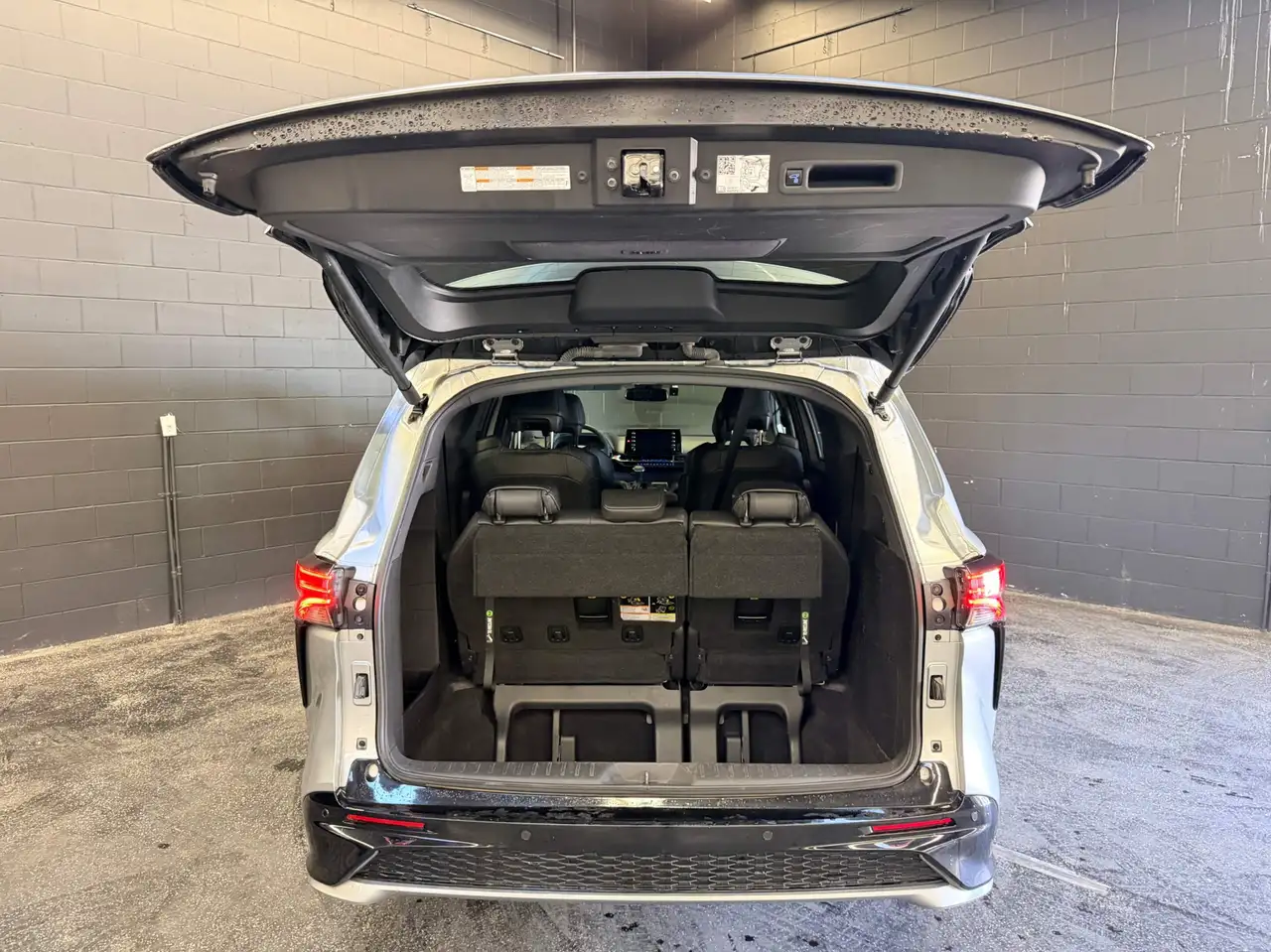 Toyota Sienna photo Toyota Sienna