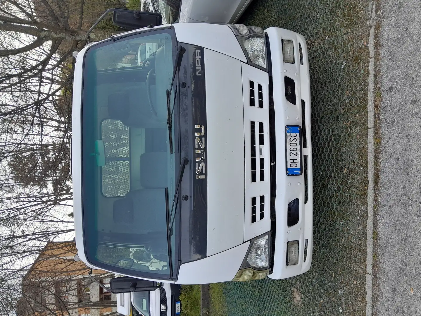 Isuzu NPR - 1