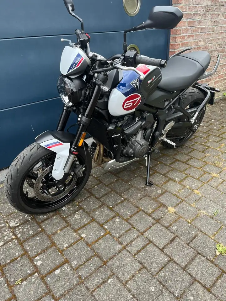 Triumph Trident 660