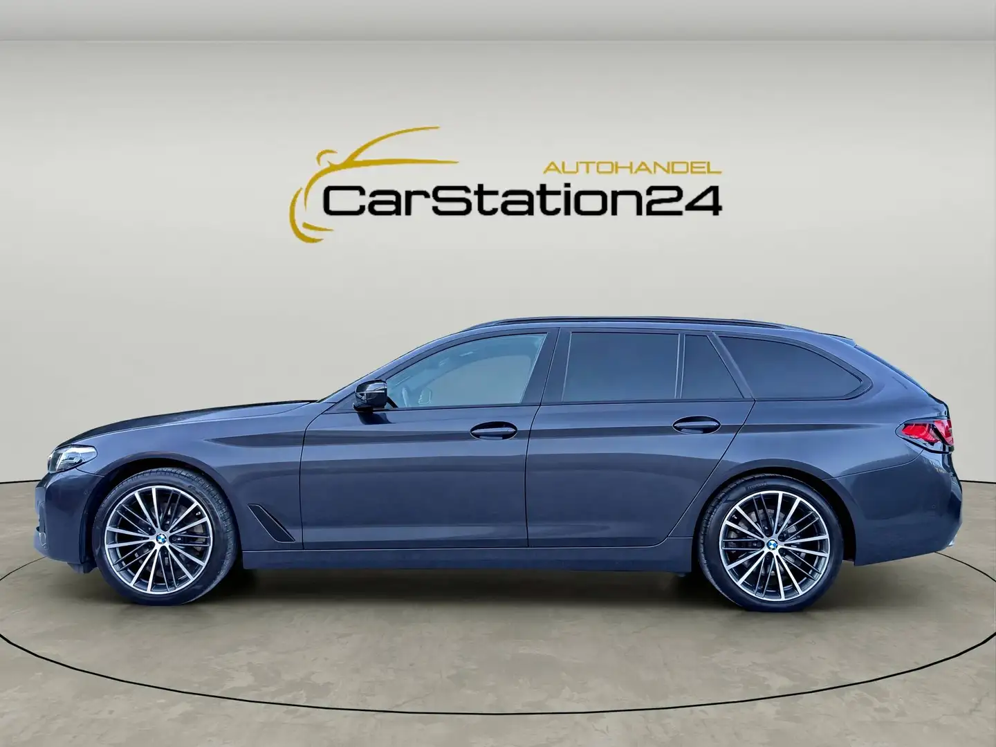 BMW 520 520 d xDrive *1BESITZ*LEDER*DRIVINGASS*ACC*TOTWINK*AMBIENTE*KESSY*MEMORY*HARMANKARDON*VOLLLED*19ZOLL* Grau - 2