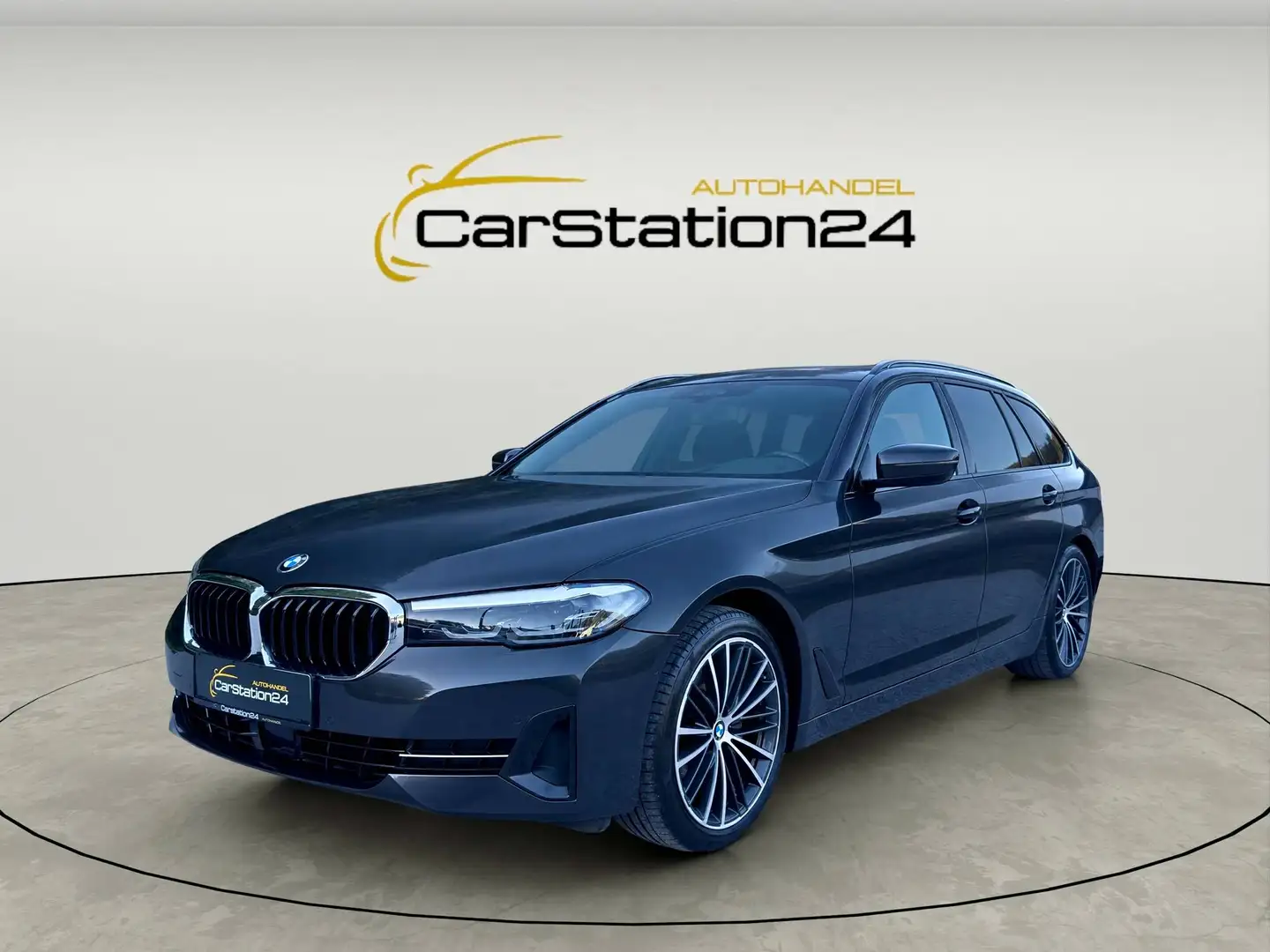 BMW 520 520 d xDrive *1BESITZ*LEDER*DRIVINGASS*ACC*TOTWINK*AMBIENTE*KESSY*MEMORY*HARMANKARDON*VOLLLED*19ZOLL* Grau - 1