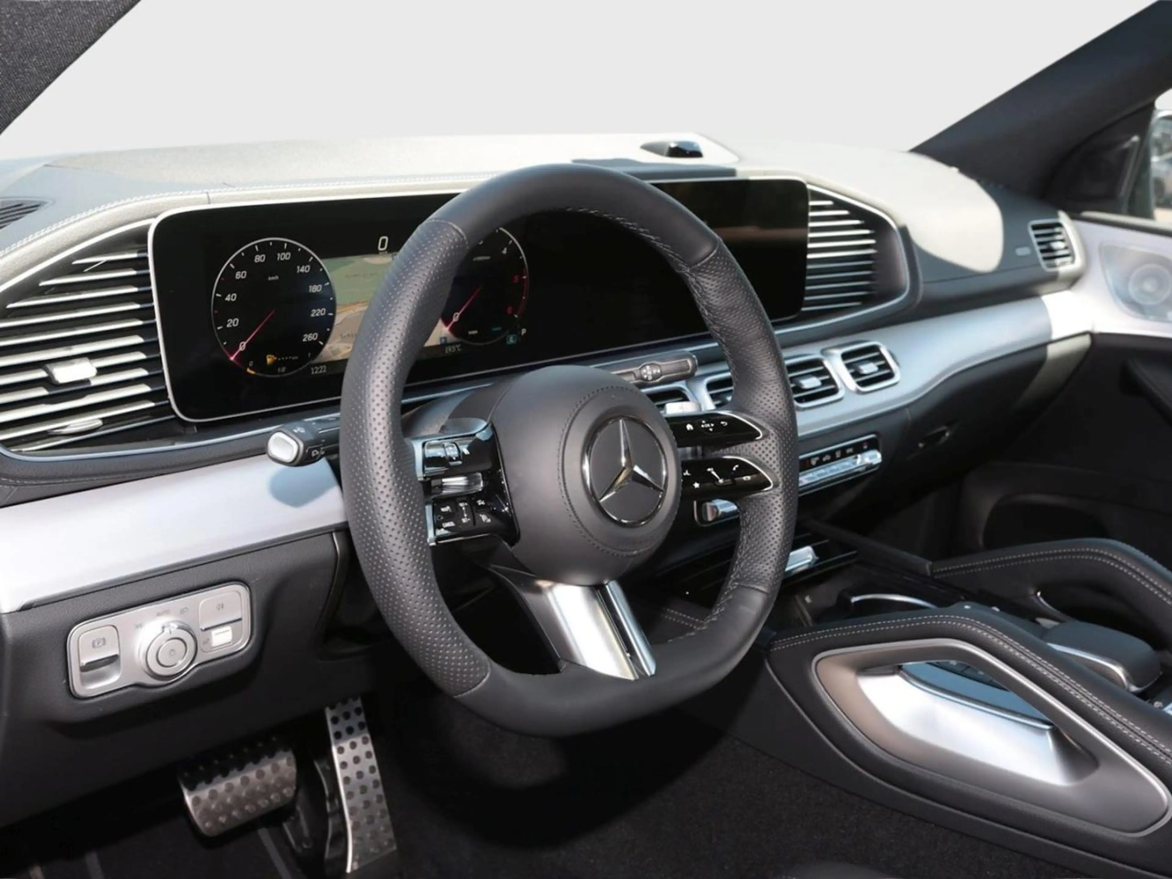 Mercedes-Benz GLE 300 d 4MATIC Coupé AMG Night Panorama — photo 9