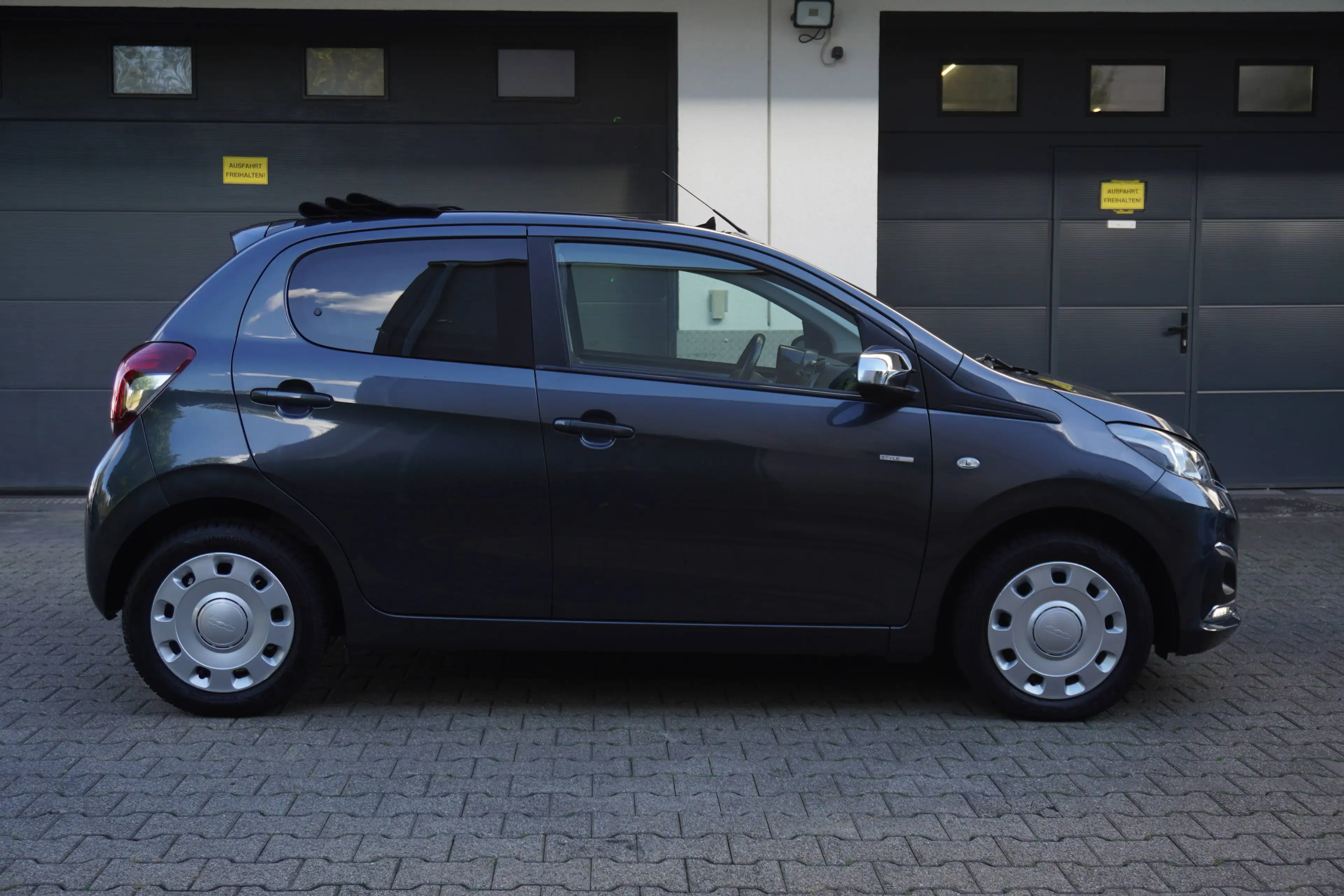 Peugeot 108 1.0 VTi TOP Style FALTDACH+SITZHEIZUNG+TEMPOMAT+KAMERA+Org.73Tkm — photo 2