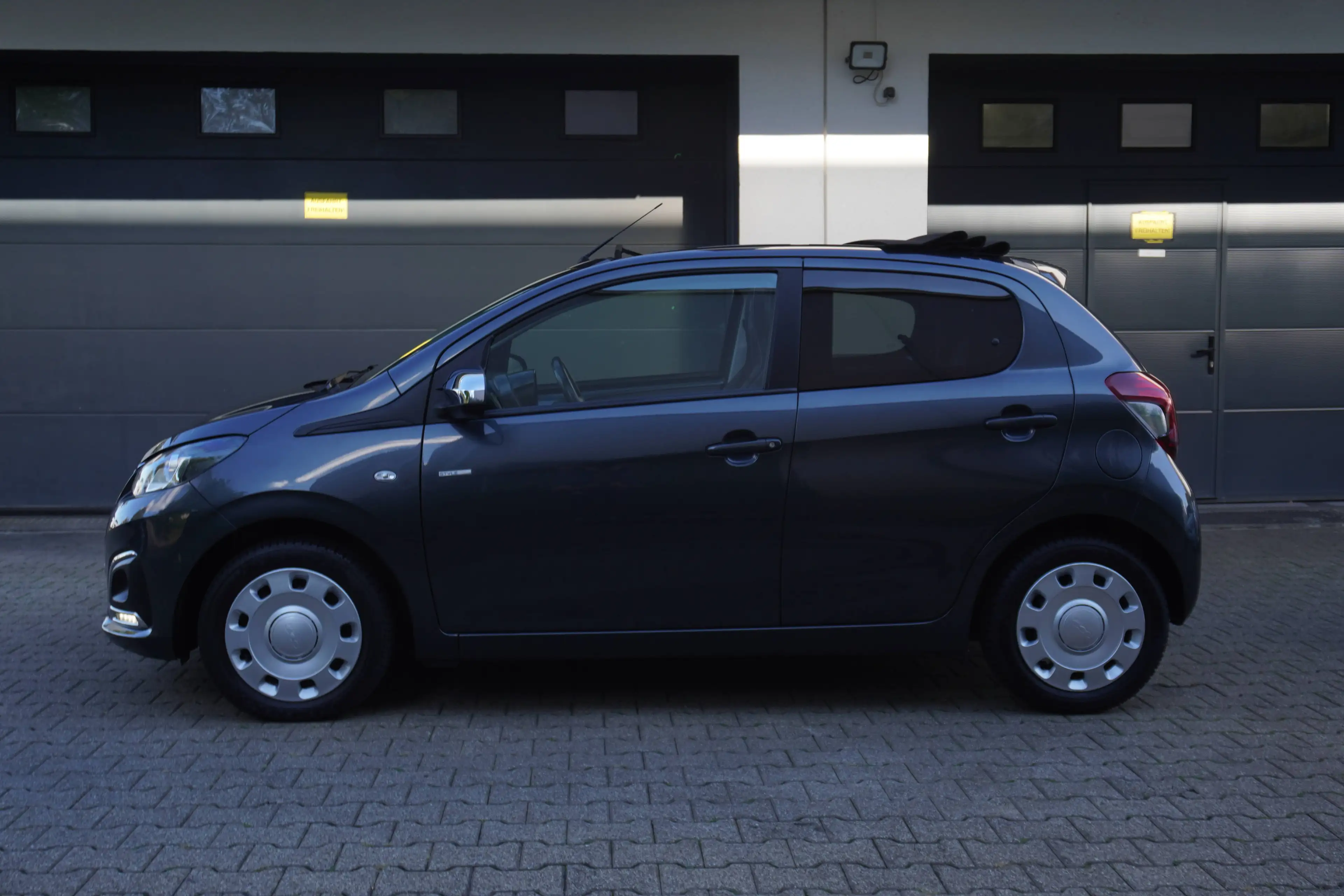 Peugeot 108 1.0 VTi TOP Style FALTDACH+SITZHEIZUNG+TEMPOMAT+KAMERA+Org.73Tkm — photo 6