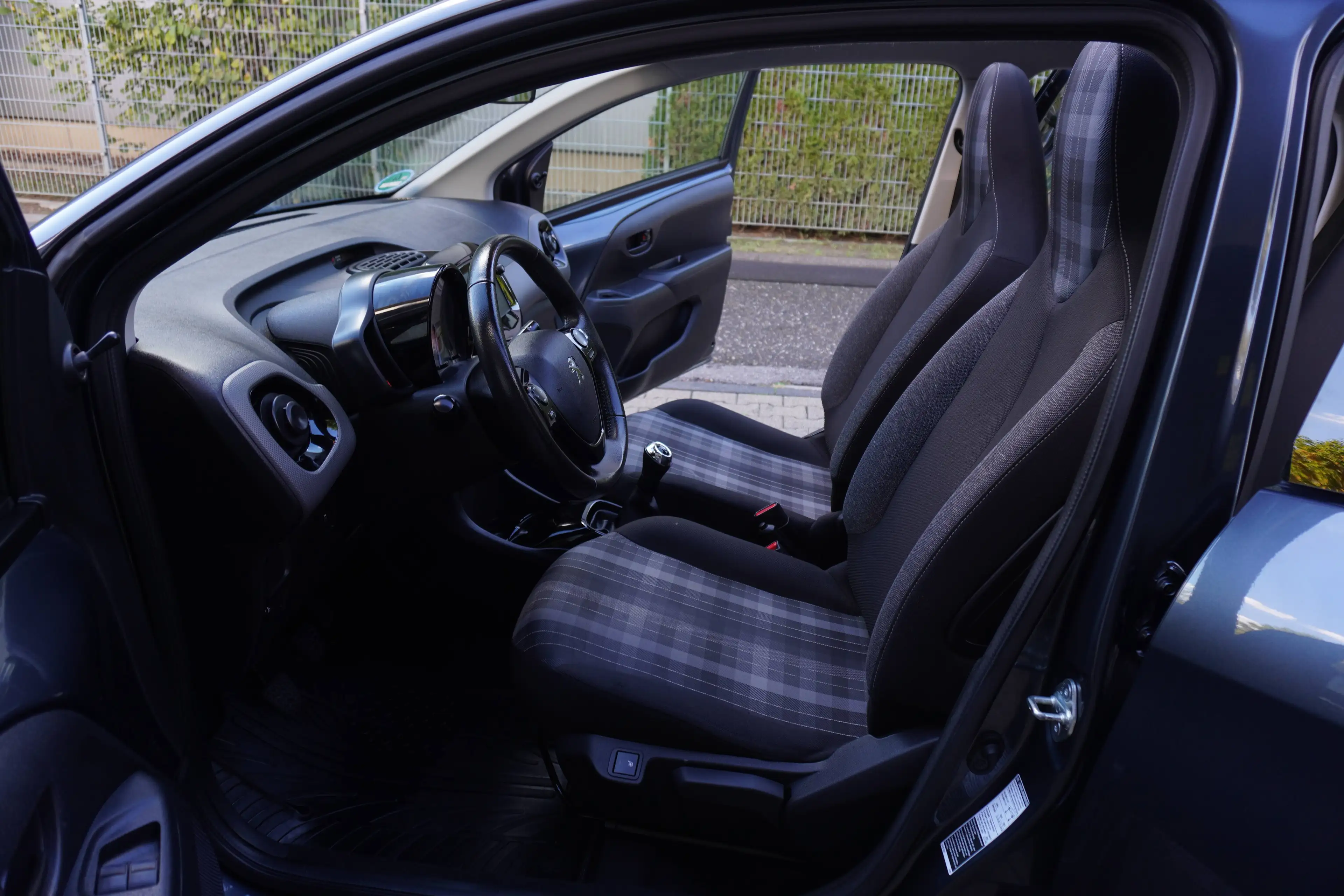 Peugeot 108 1.0 VTi TOP Style FALTDACH+SITZHEIZUNG+TEMPOMAT+KAMERA+Org.73Tkm — photo 11