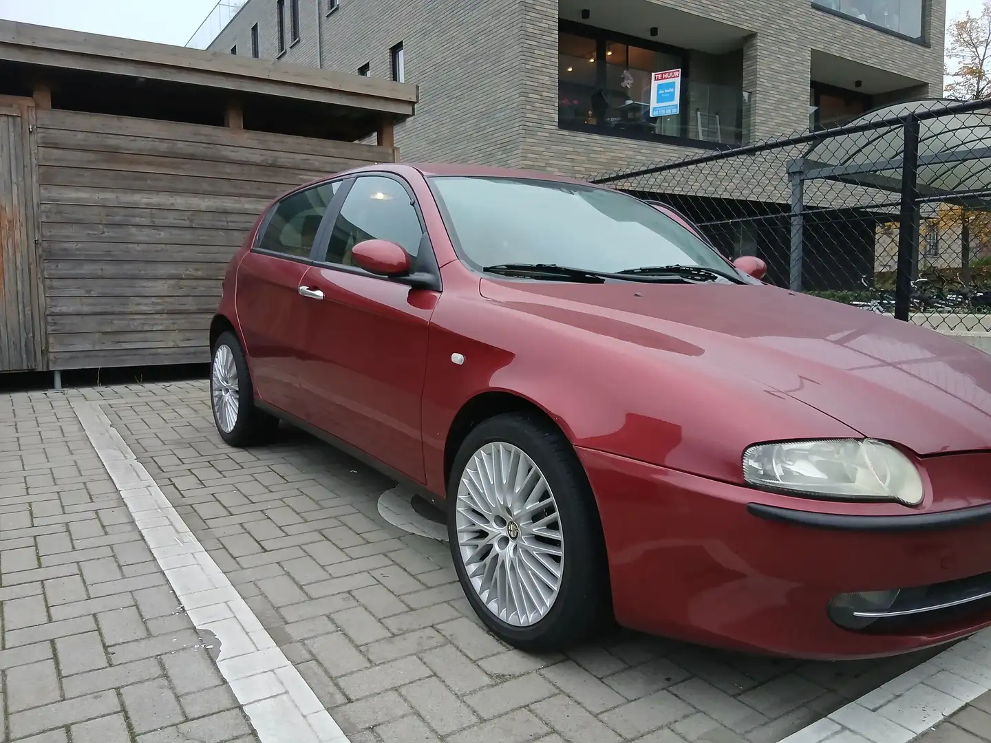 Alfa Romeo 147 147 1.6 Twin Spark ECO Progression Rouge - 2
