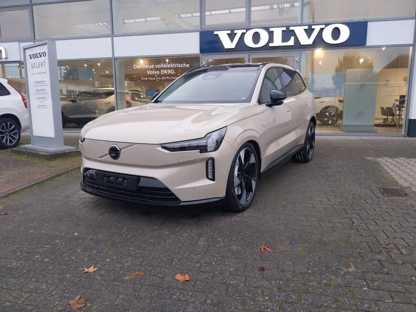 Volvo EX90 Ultra Pure Electric AWD Bej - 1