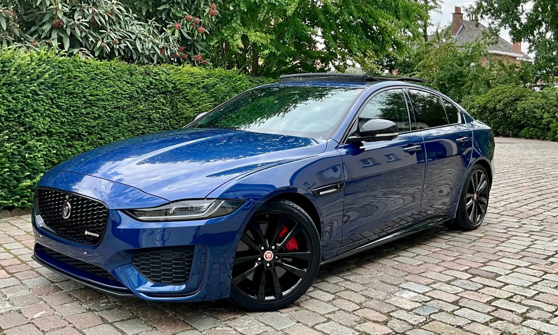 Jaguar XE 2.0 T P250 R-Dynamic HSE  ### 13000 km ### Bleu - 1