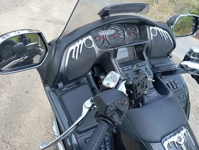 Honda GL 1800 - foto 8