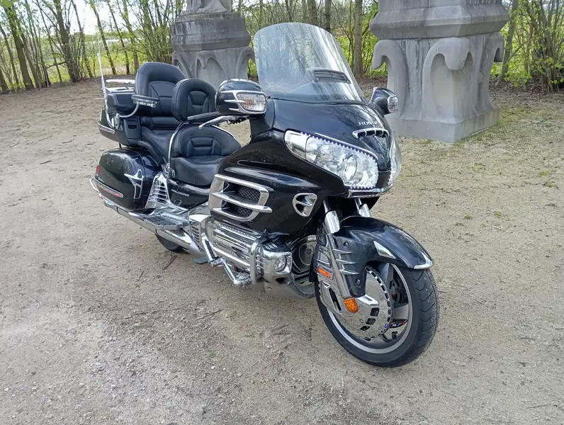 Honda GL 1800 - foto 2
