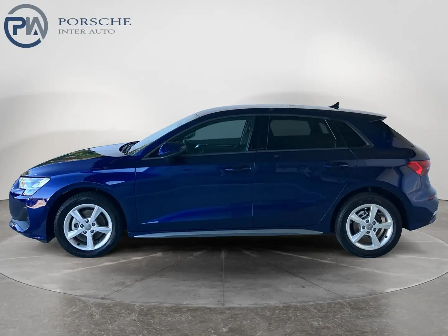 Audi A3 30 TDI Blau - 2