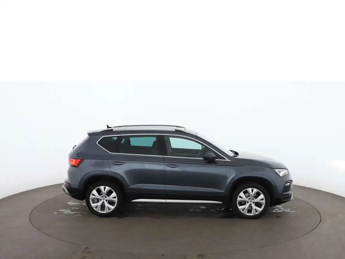 SEAT Ateca 2.0 TDI Xperience Aut LED SKY LEDER NAVI Gris - 2