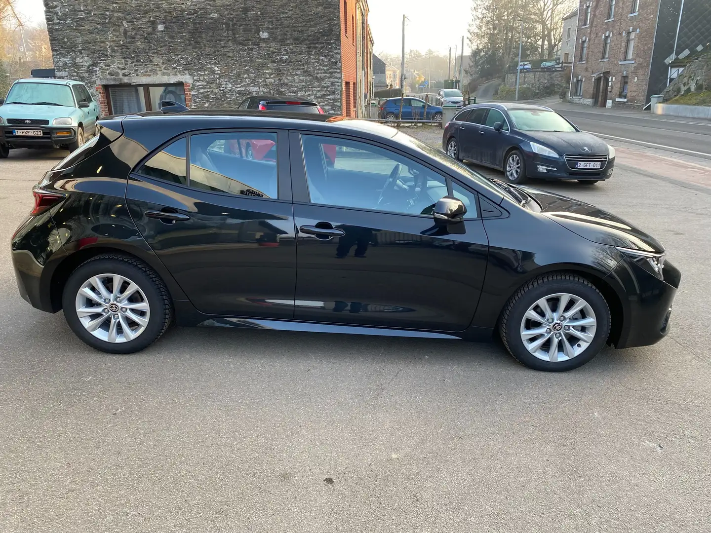 Toyota Corolla 1.8 Hybrid Dynamic e-CVT Hybrid Noir - 2