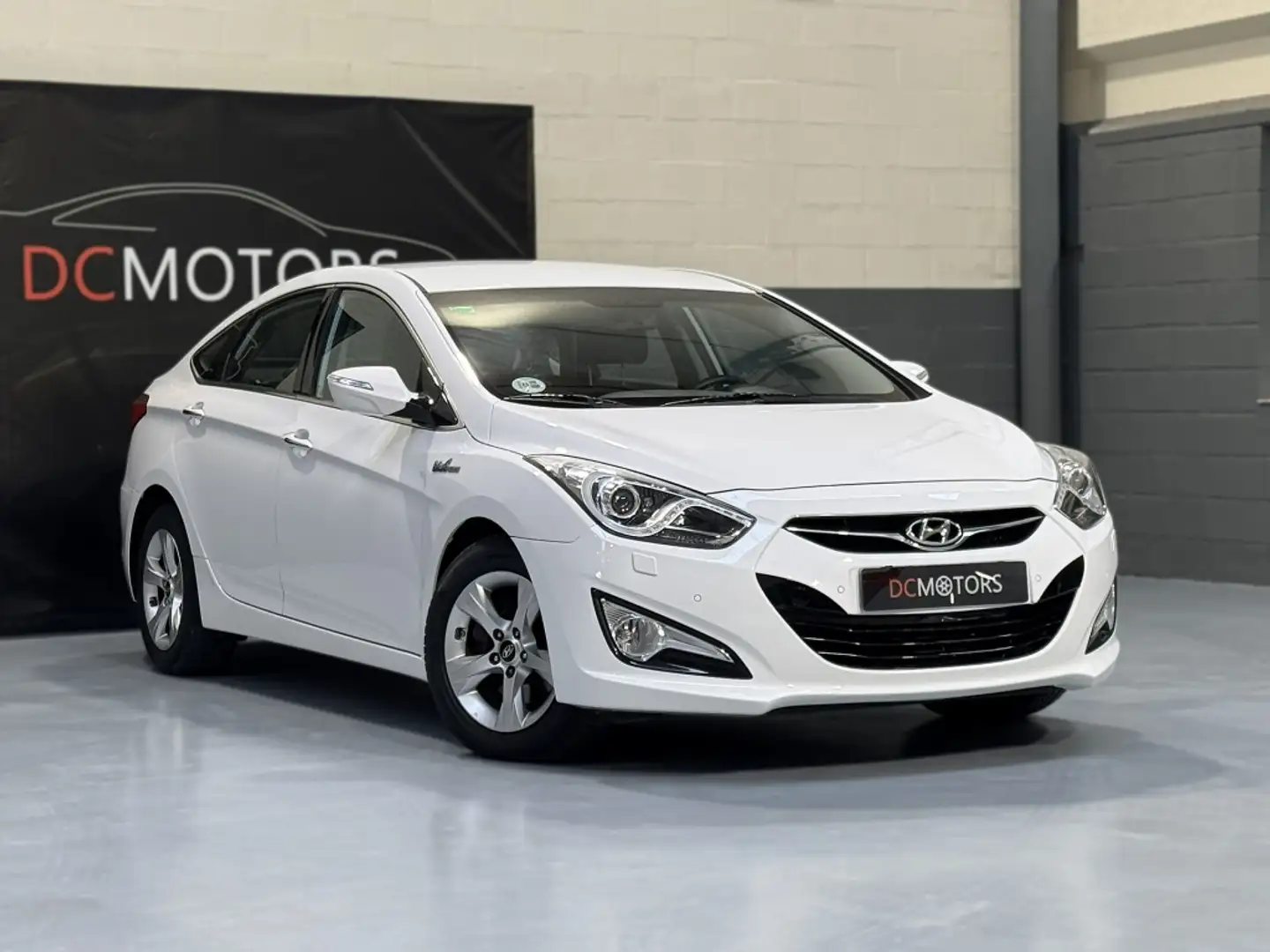 Hyundai i40 1.7CRDI Bluedrive Tecno Xenon 136 Blanc - 2