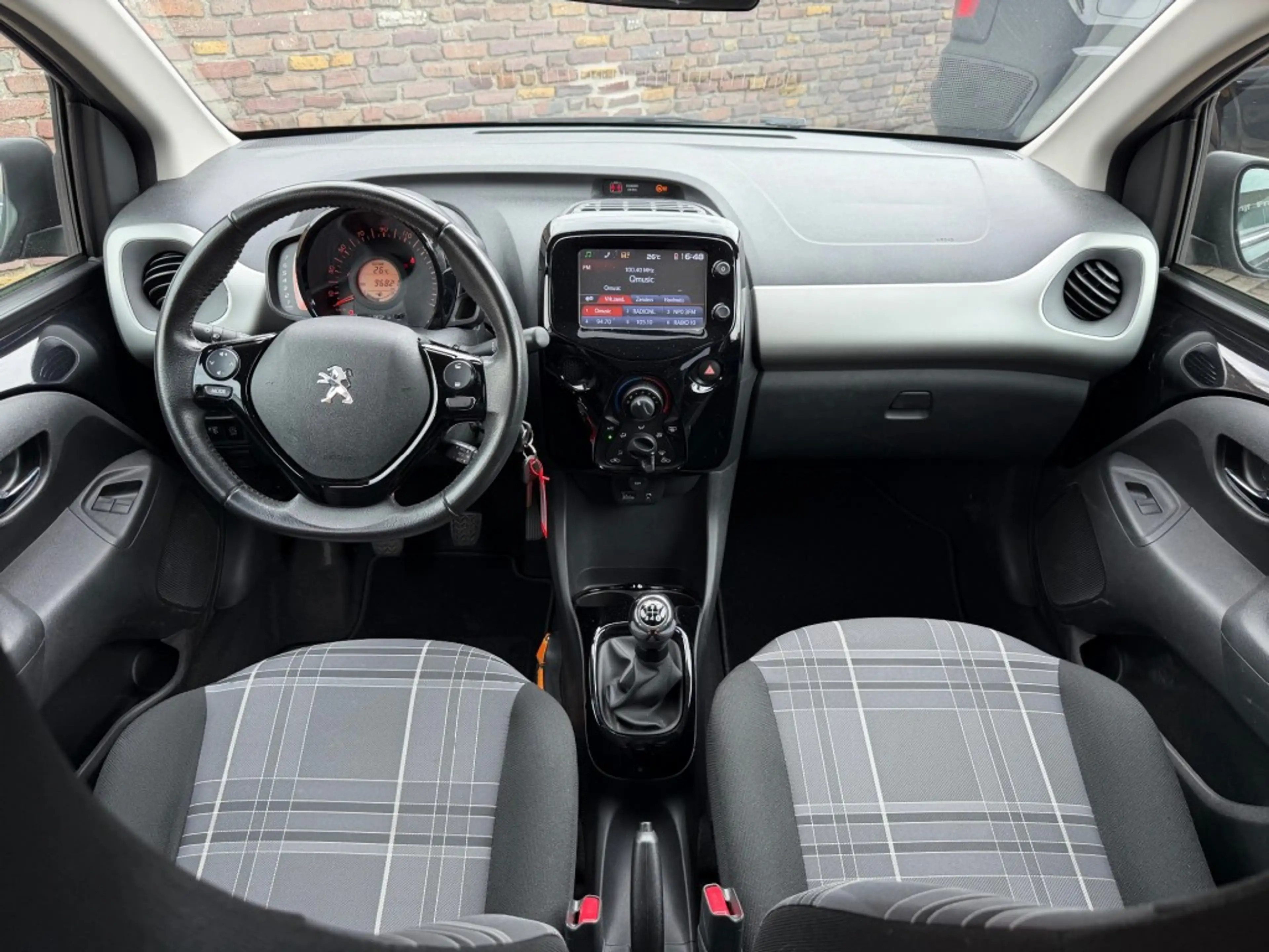 Peugeot 108 1.0 E-VTI Allure Cruise Airco Trekhaak voor Fietse — photo 2